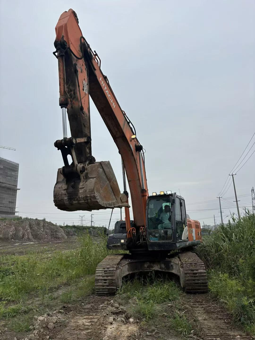 Buy Hitachi ZX330LC-5B Used Excavator / 3 Buy Hitachi ZX330LC-5B Used Excavator / 3