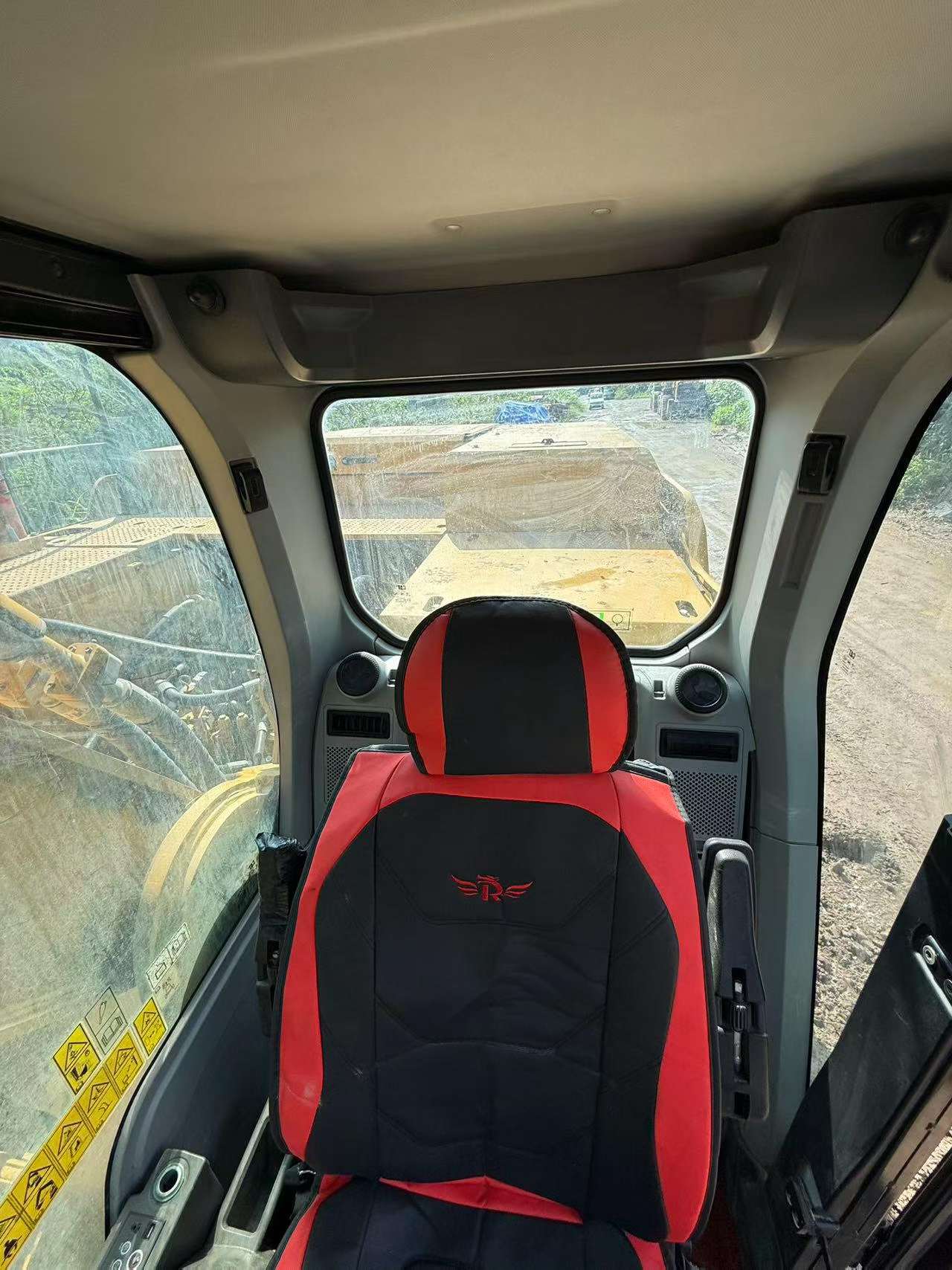 شراء حفارة Caterpillar 350L مستعملة / 8