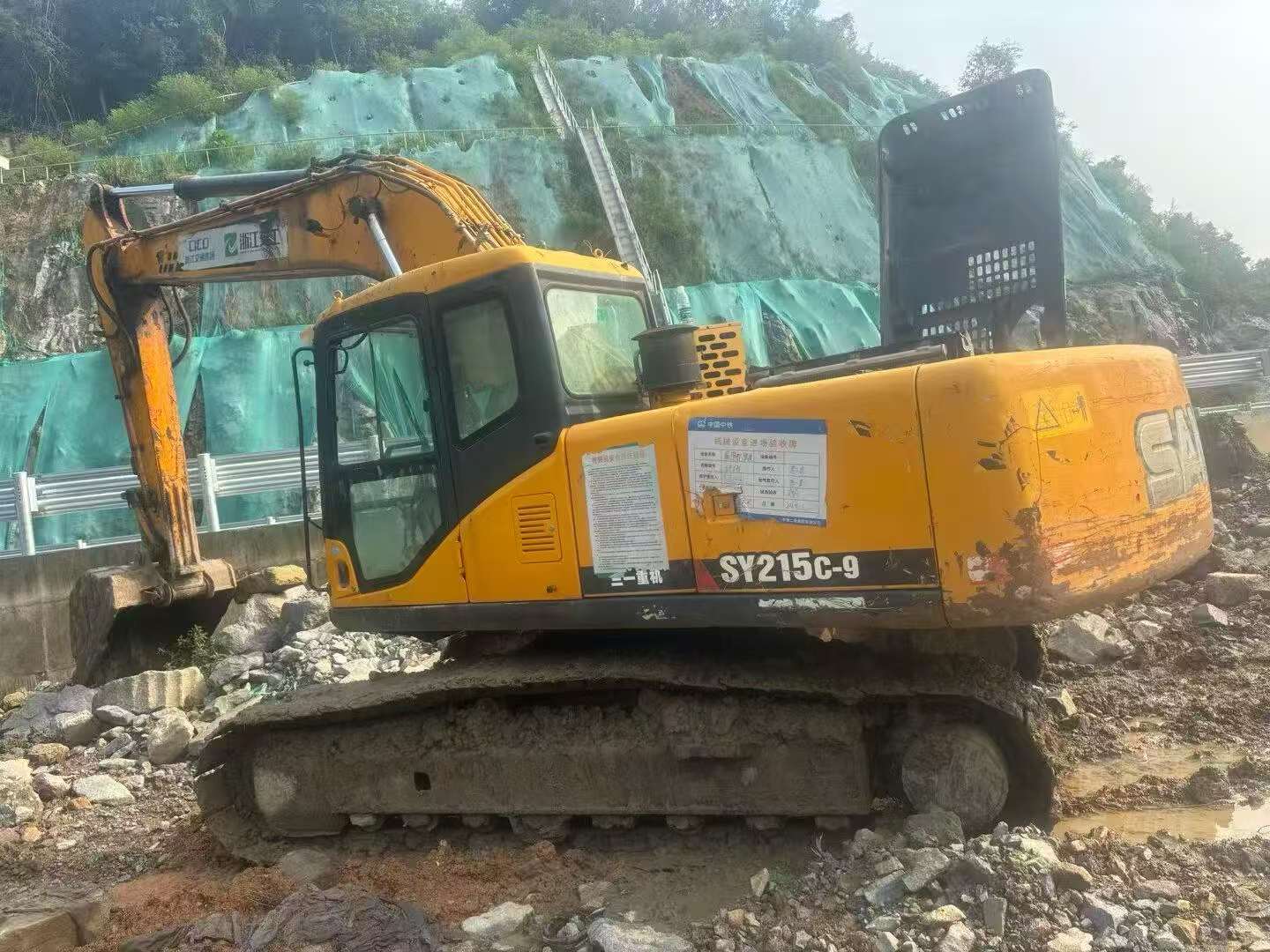 Buy Sany SY215C Used Excavator / 3 Buy Sany SY215C Used Excavator / 3