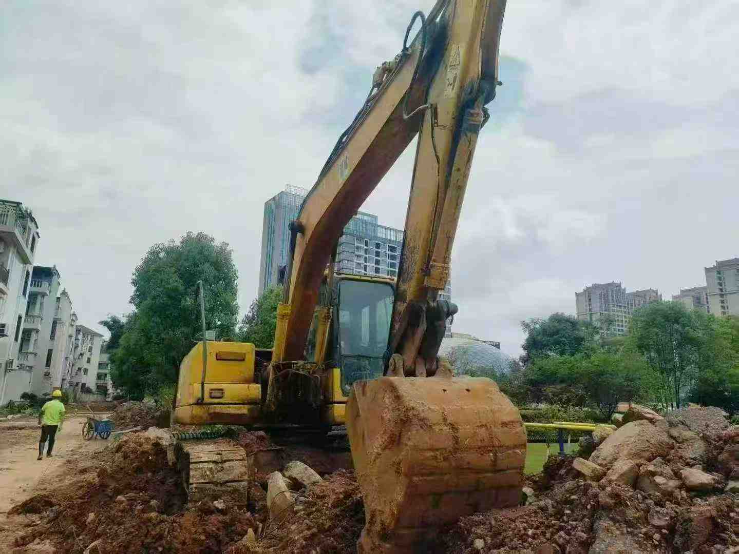 Buy Komatsu PC120-8 Used Excavator / 7 Buy Komatsu PC120-8 Used Excavator / 7