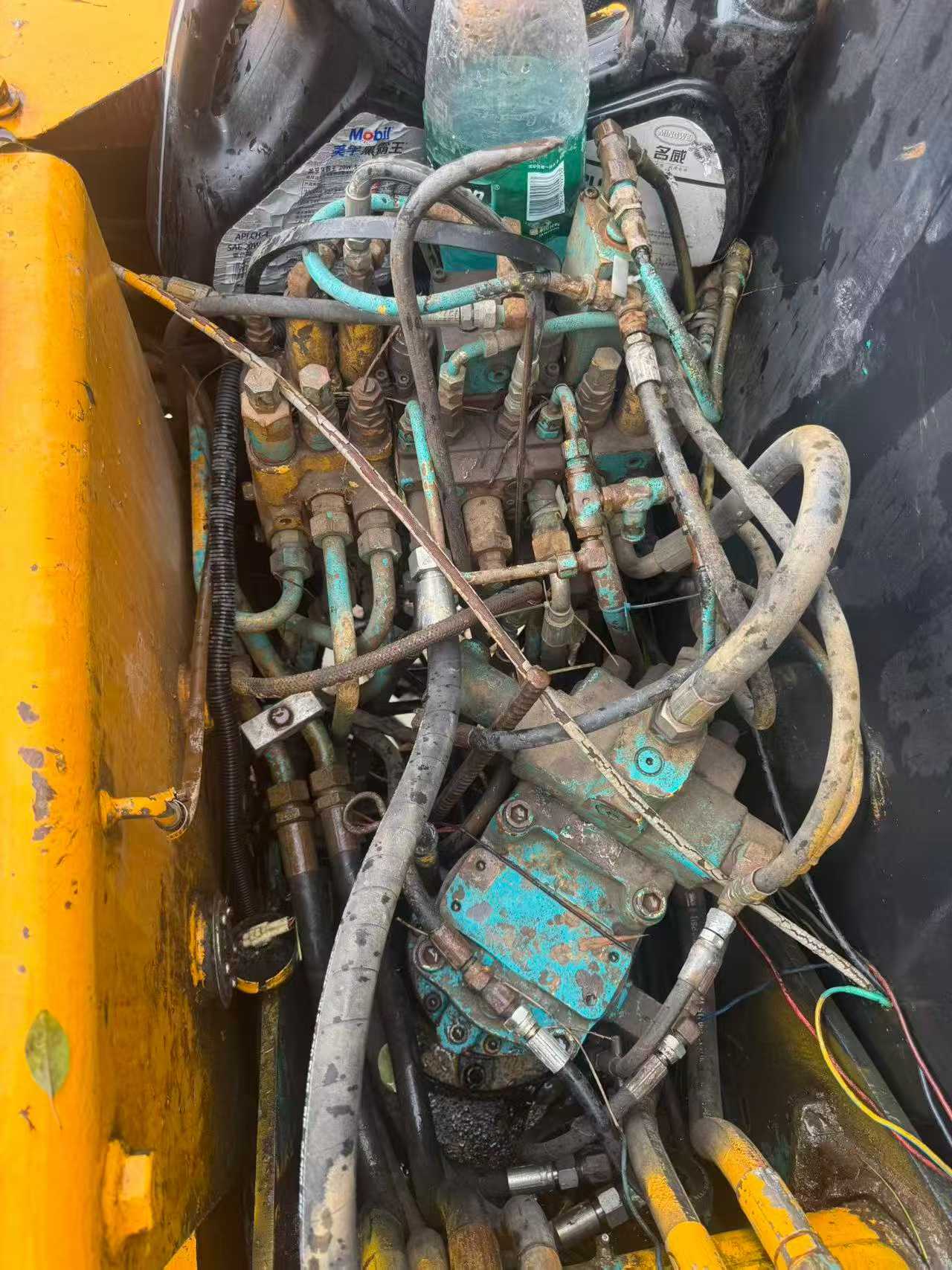 Compre Escavadeira Kobelco SK60 Usada / 2