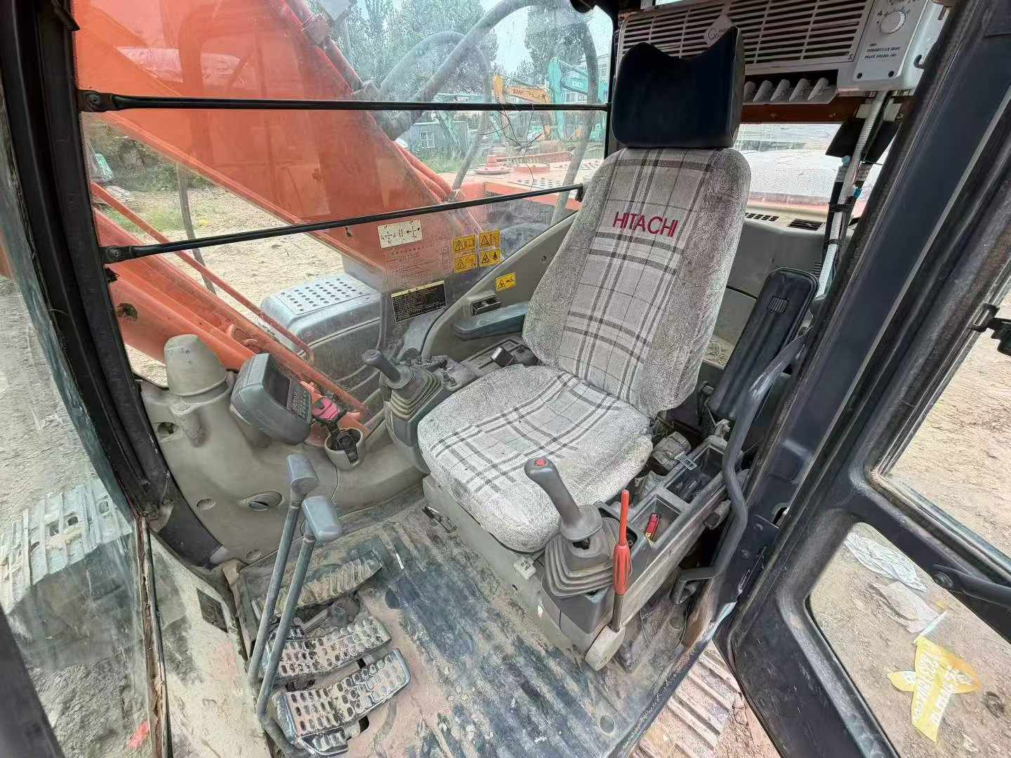 Compre Escavadeira Hitachi EX210 Usada / 4