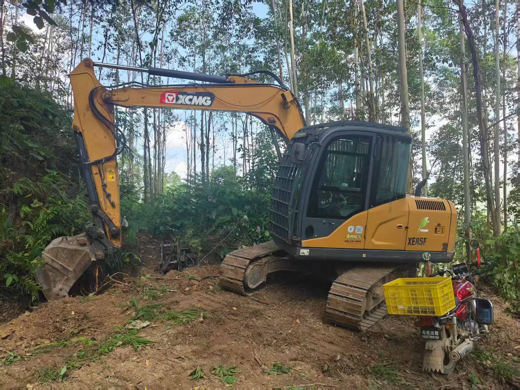 Compre Escavadeira XCMG XE85C Usada / 2 Compre Escavadeira XCMG XE85C Usada / 2