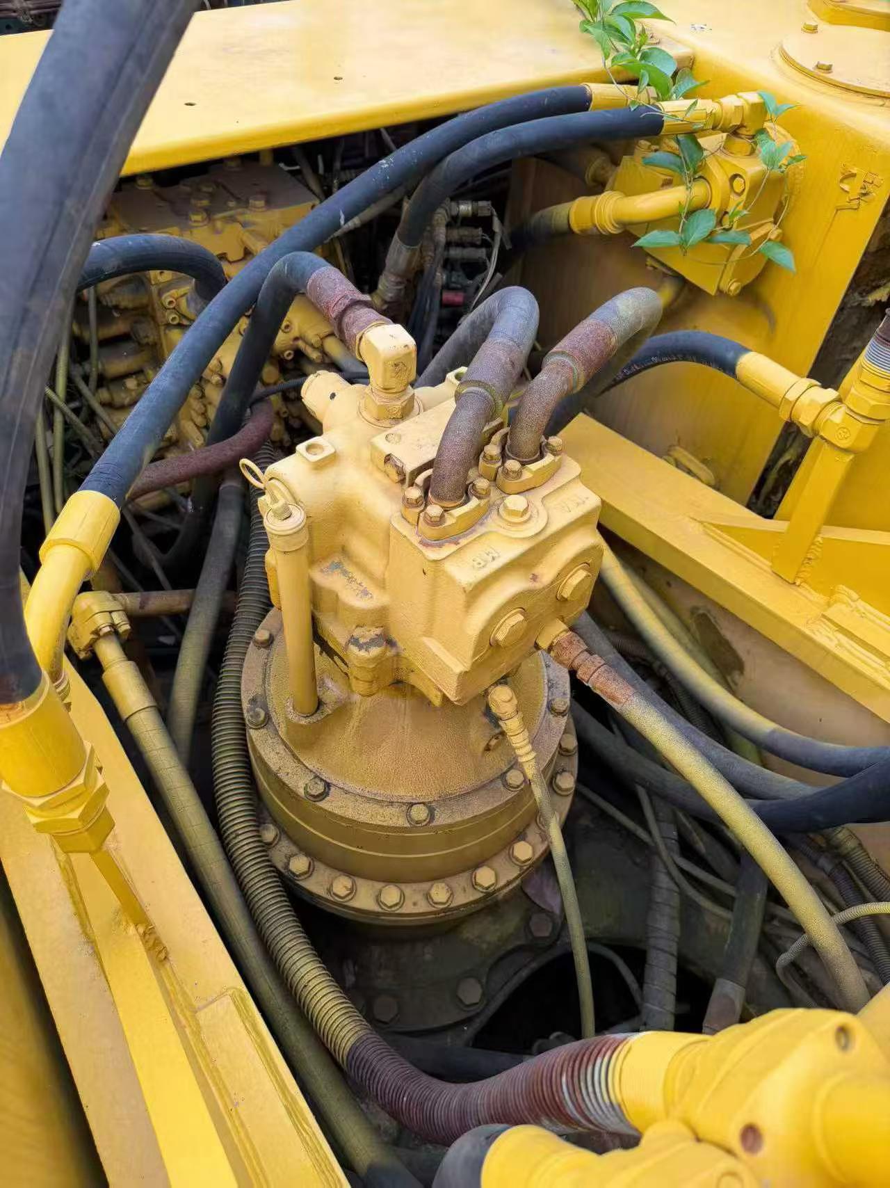 Compre Excavadora Komatsu PC450-7 Usada / 2 Compre Excavadora Komatsu PC450-7 Usada / 2
