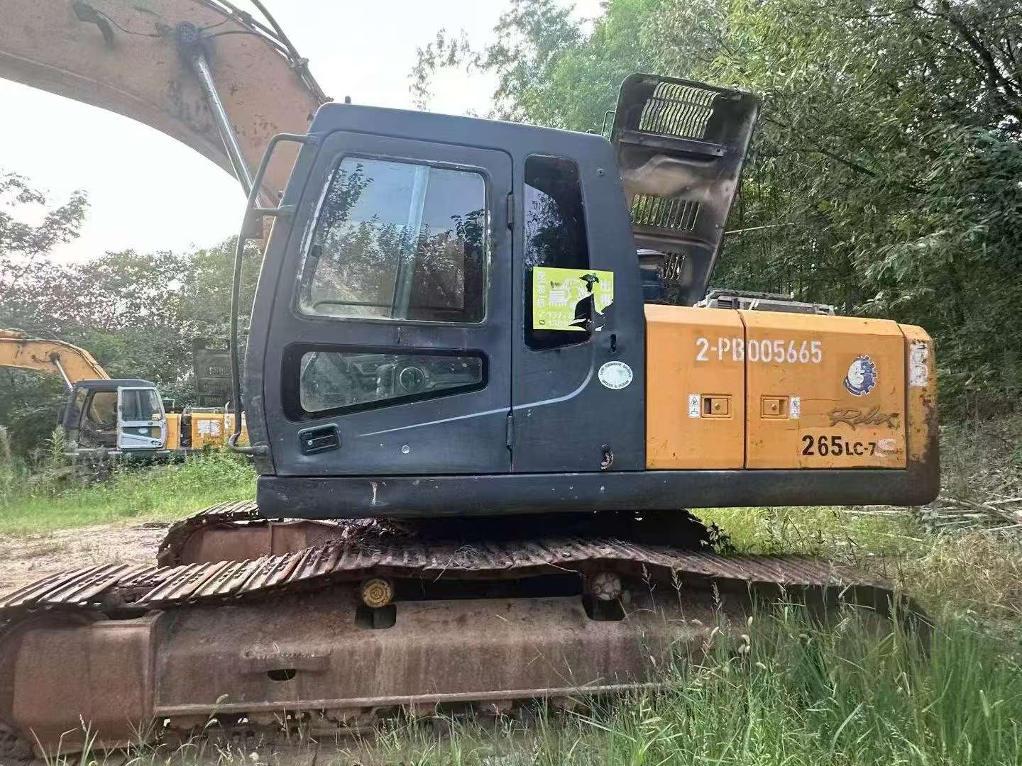 شراء حفارة Hyundai R225-7 مستعملة / 3