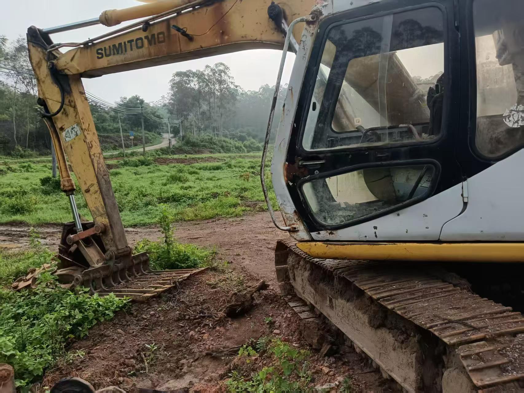 شراء حفارة Sumitomo SH120A2 مستعملة / 4
