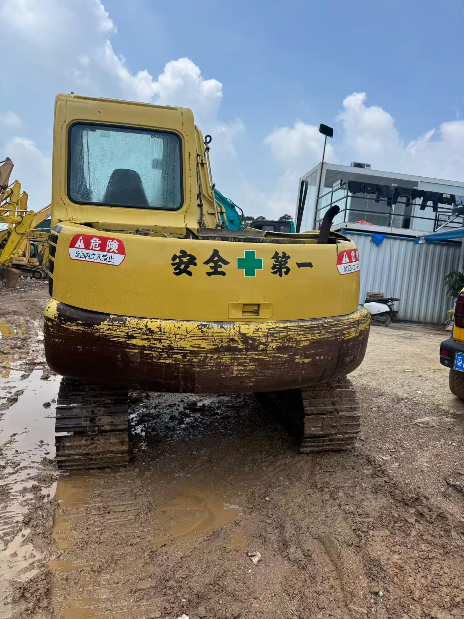 Buy Komatsu PC60-7E Used Excavator / 8