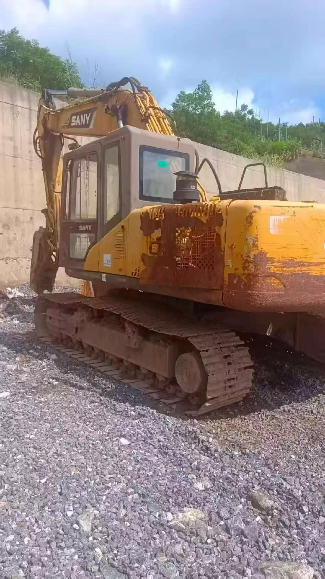 Buy Sany SY215C-8 Used Excavator / 3