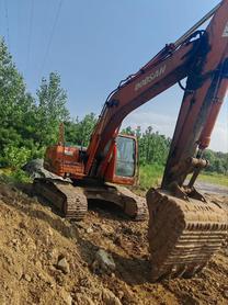 Buy Doosan DH220-7 Used Excavator / 2 Buy Doosan DH220-7 Used Excavator / 2