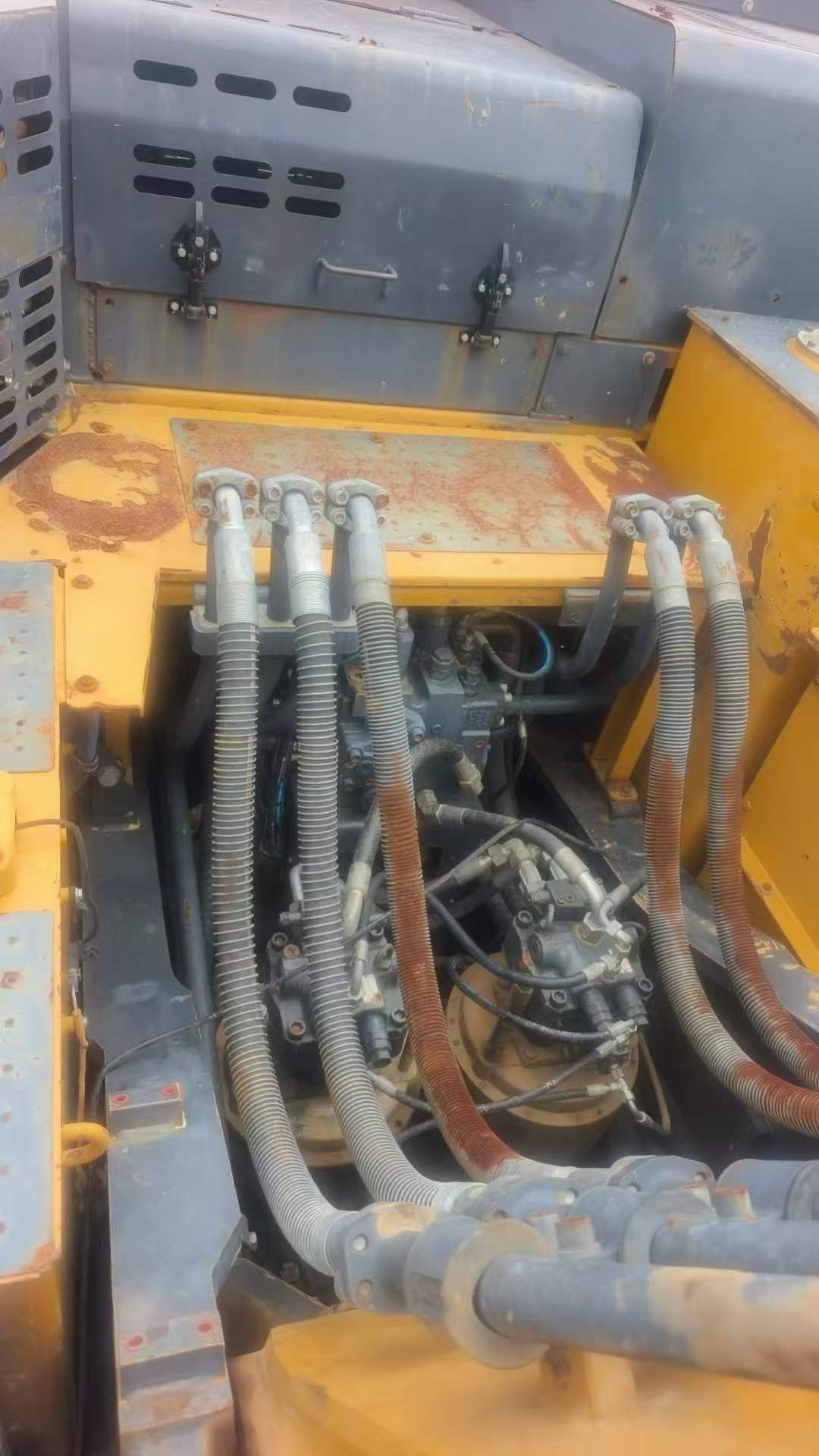 Buy XCMG XE690DK Used Excavator / 3