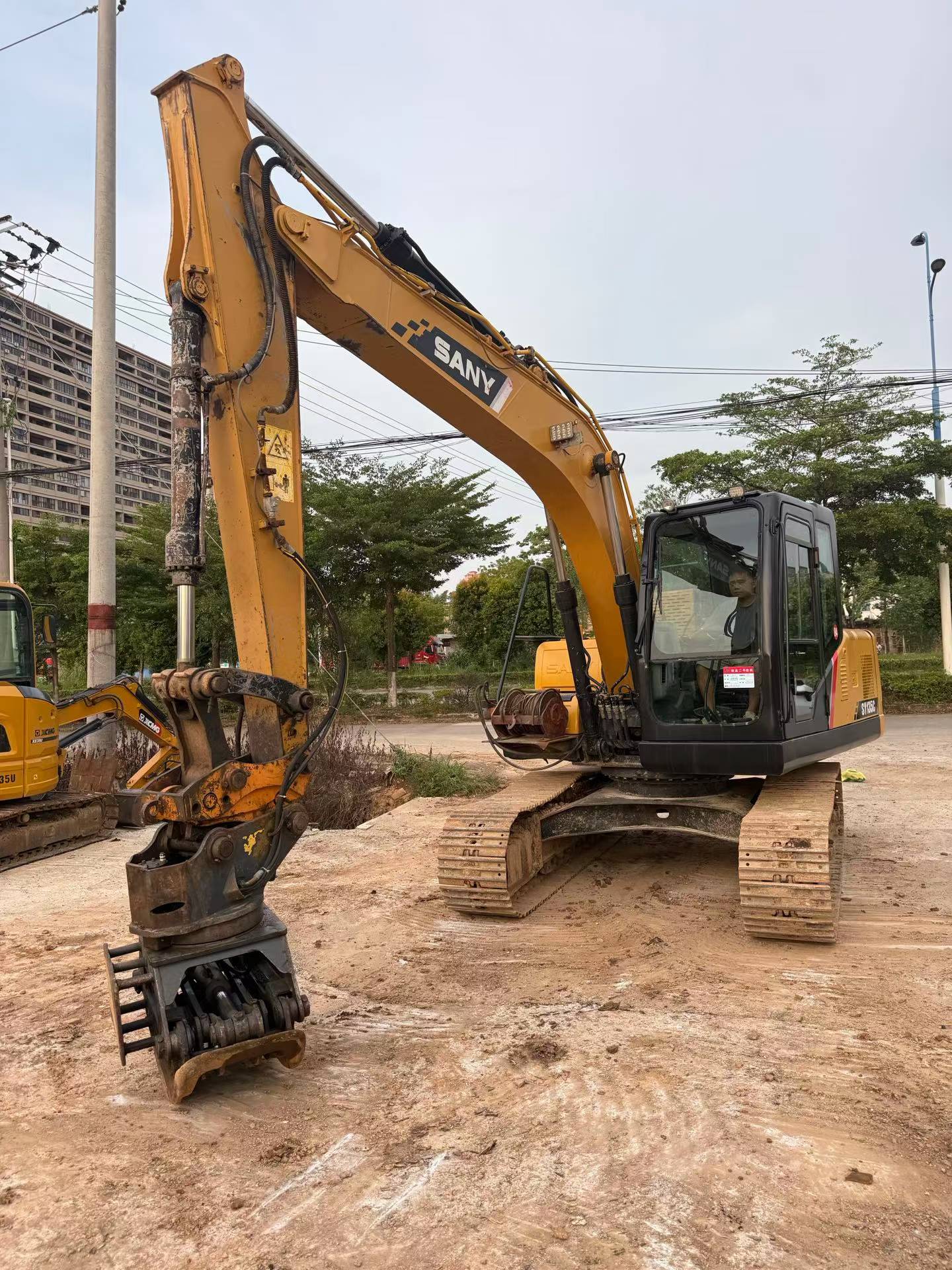 Compre Escavadeira Sany SY135C Usada / 4 Compre Escavadeira Sany SY135C Usada / 4