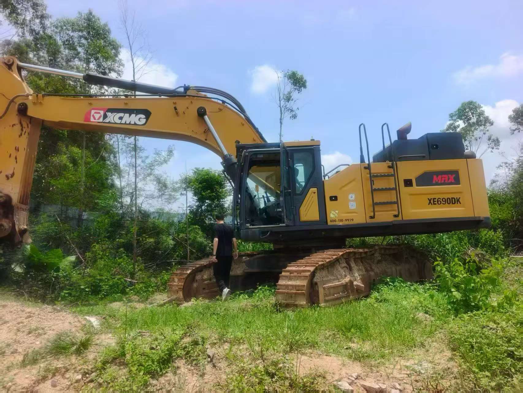 Buy XCMG XE690DK Used Excavator / 2