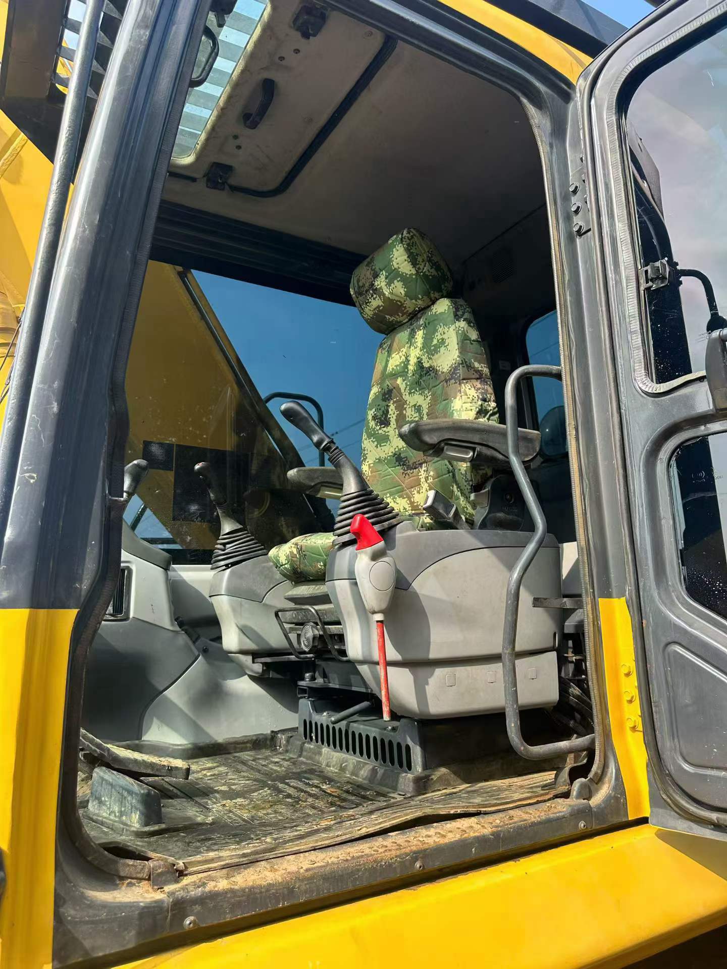 Buy Komatsu PC160-6 Used Excavator / 5