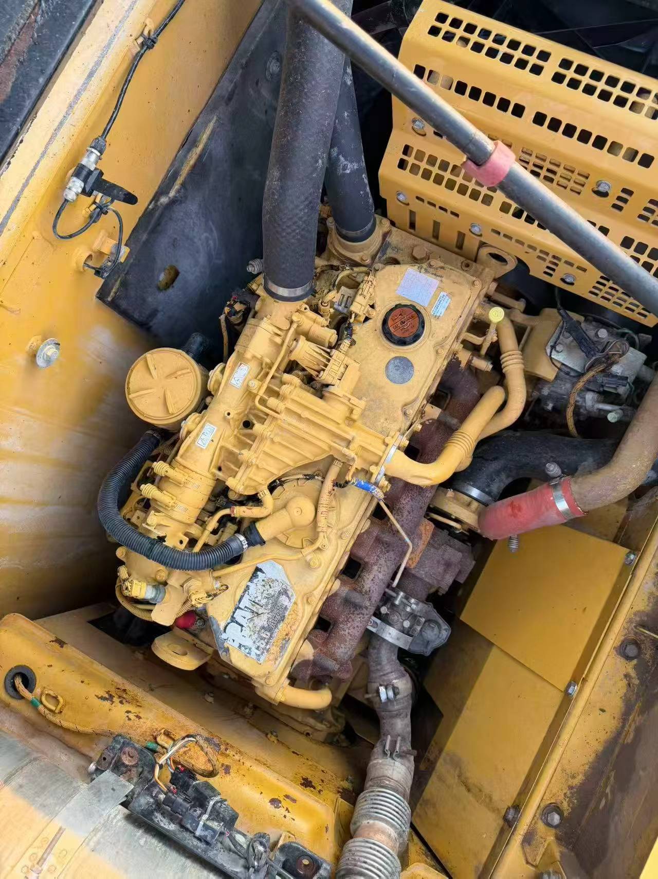 Compre Escavadeira Caterpillar 320E Usada / 5