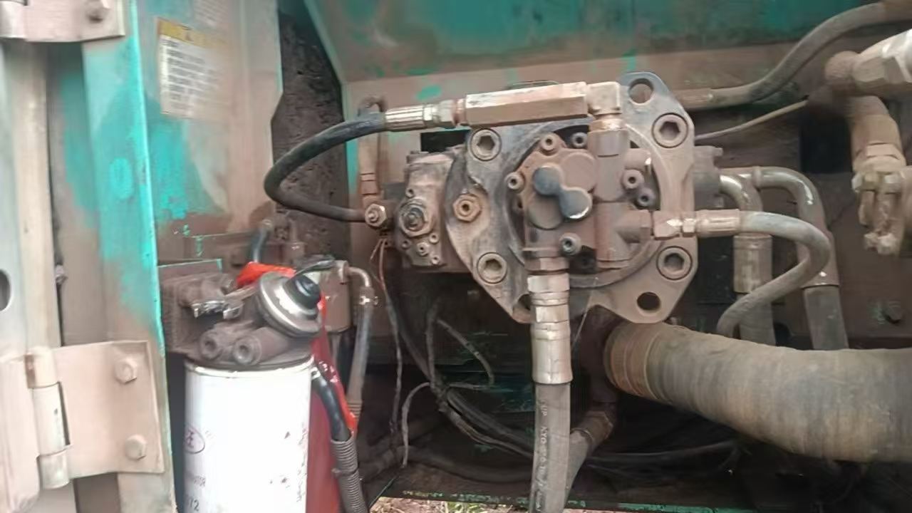 شراء حفارة Kobelco SK200 مستعملة / 5