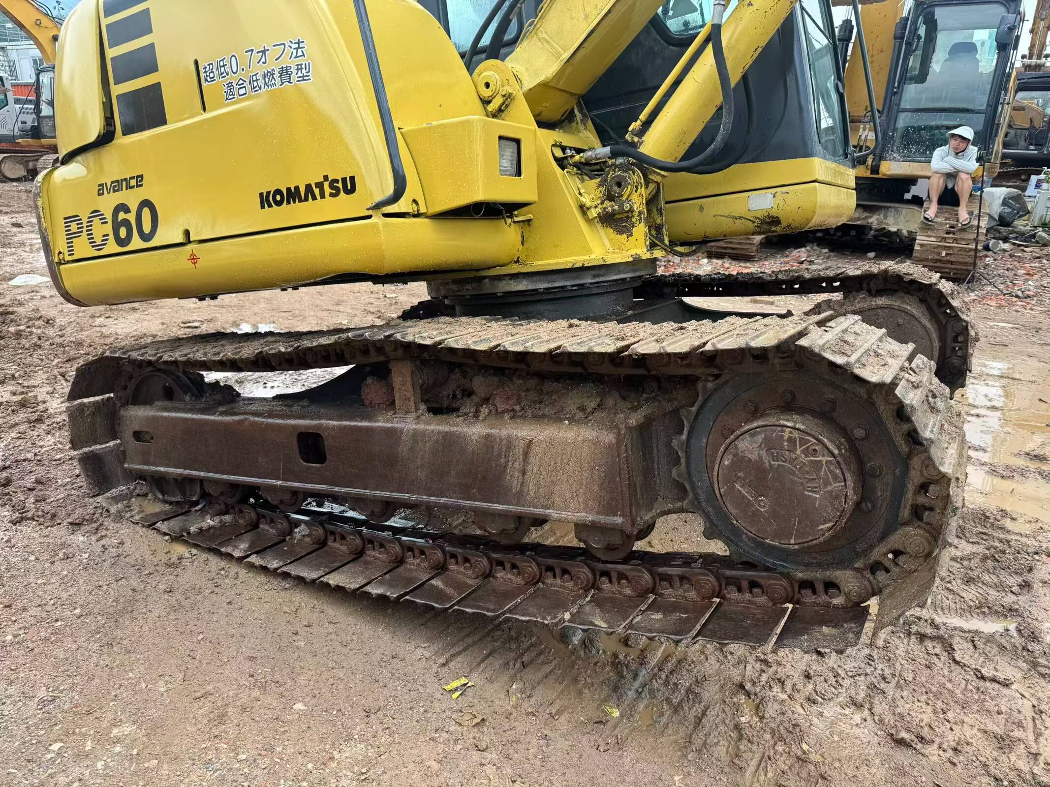 Buy Komatsu PC60-7E Used Excavator / 4