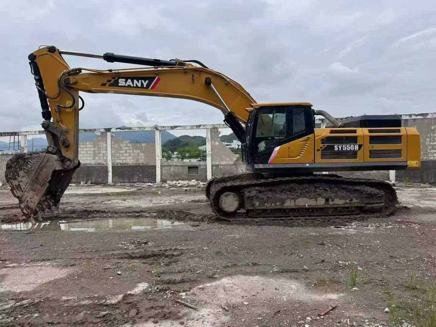 Buy Sany SY550H Used Excavator / 3