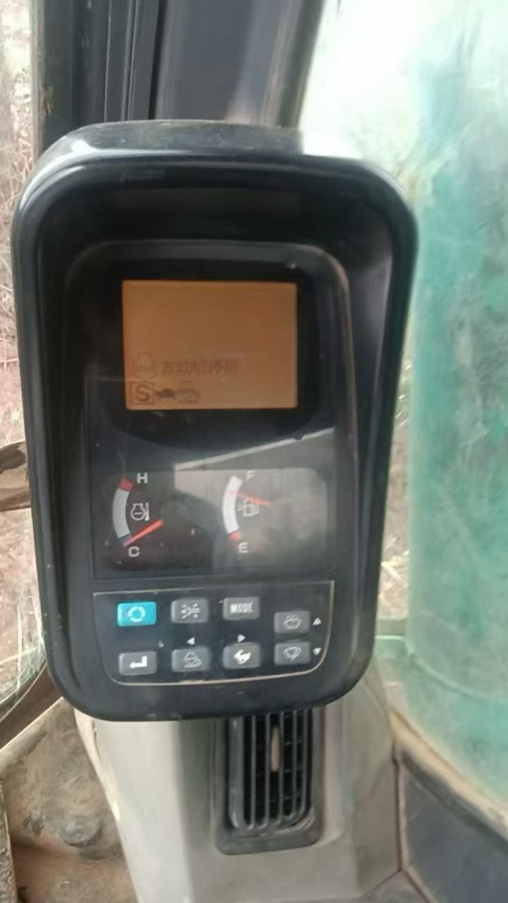 شراء حفارة Kobelco SK200 مستعملة / 4