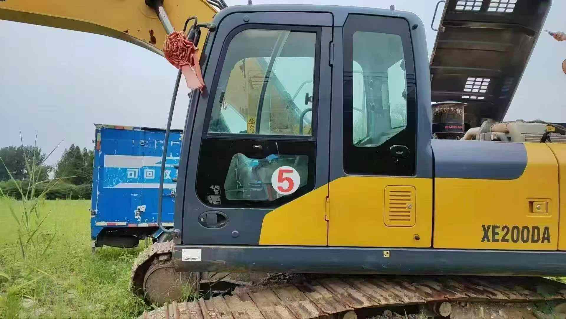 Compre Excavadora XCMG XE200 Usada / 7