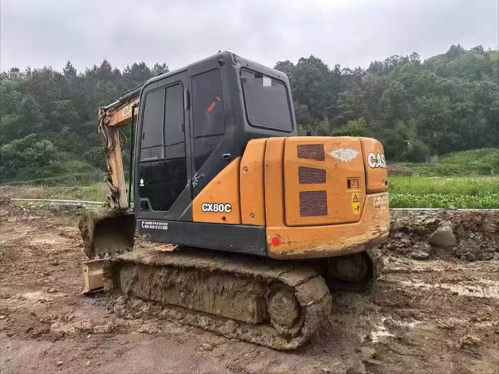 شراء حفارة Case CX80 مستعملة / 2