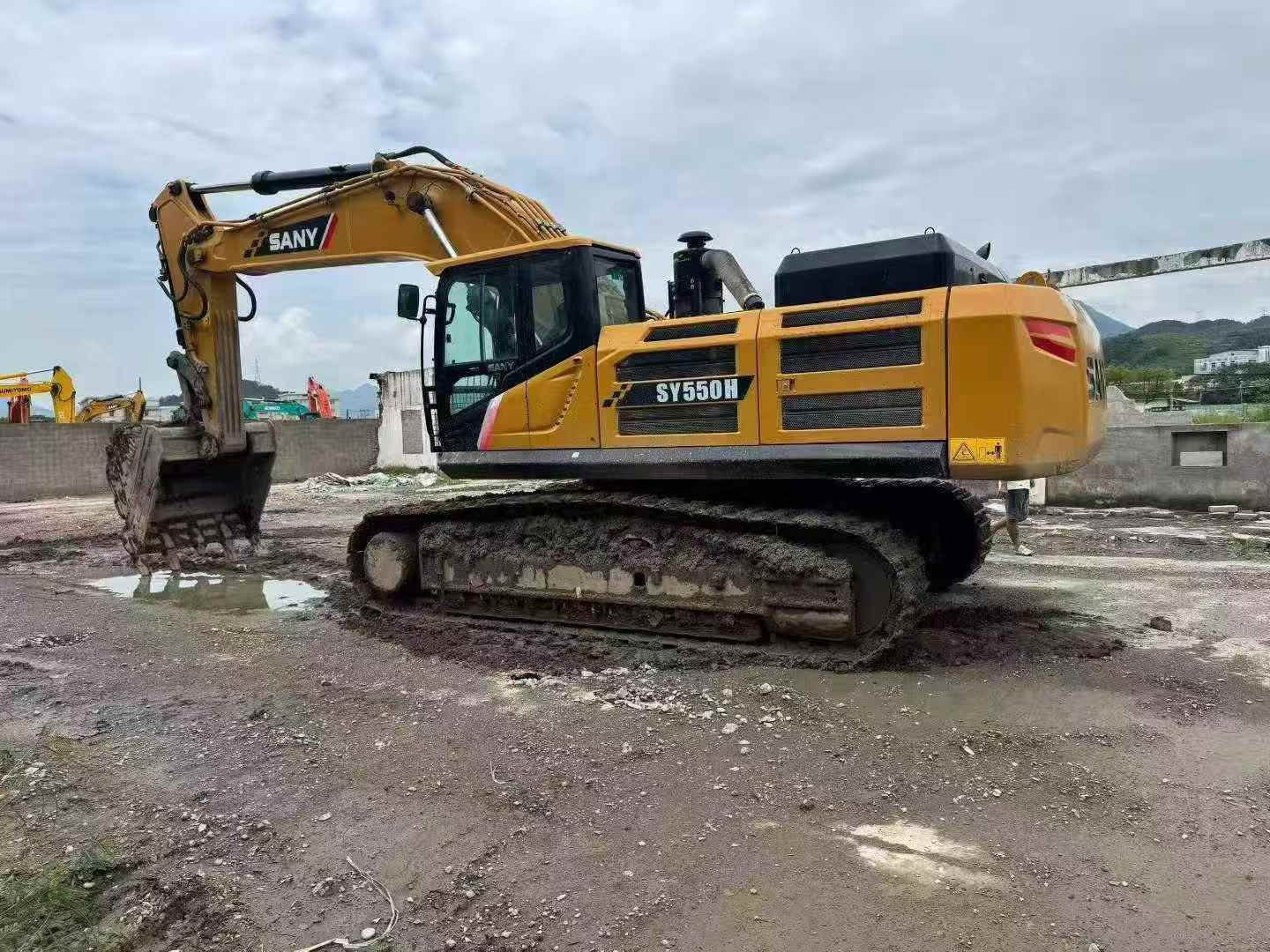 Buy Sany SY550H Used Excavator / 2