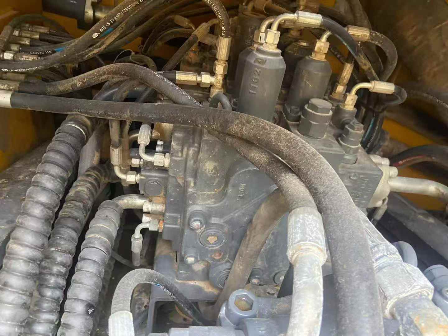 Compre Escavadeira XCMG XE370 Usada / 5