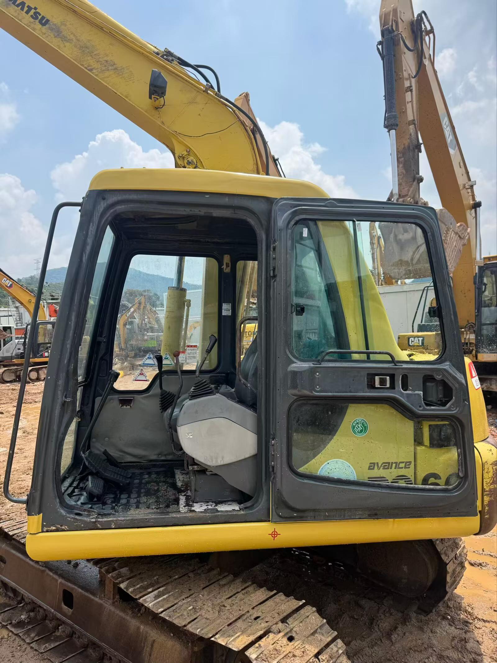 Buy Komatsu PC60-7E Used Excavator / 3