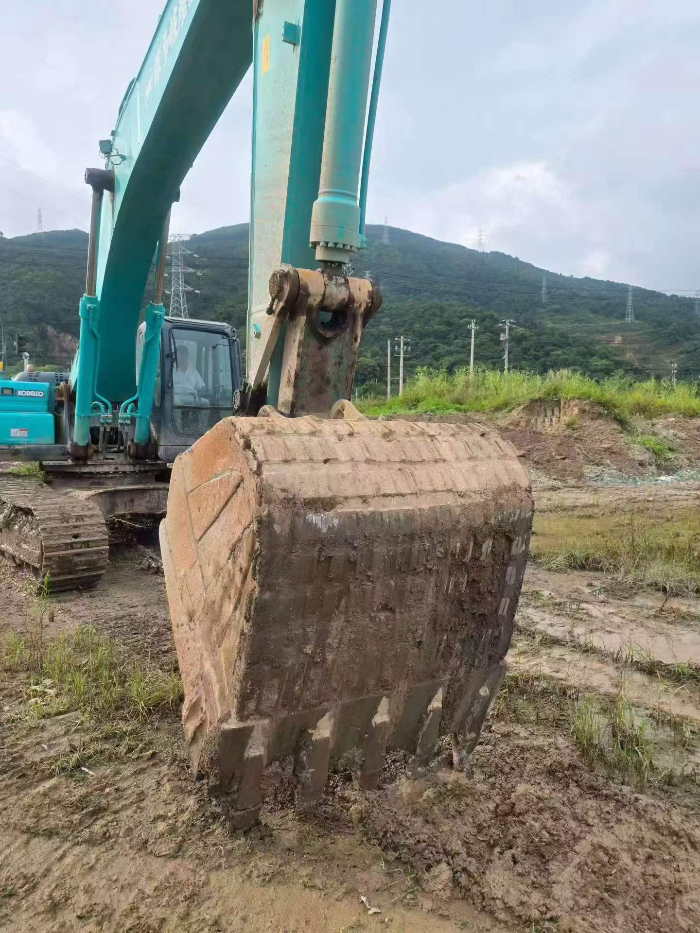 Купить Подержанный Экскаватор Kobelco SK350-8 / 4