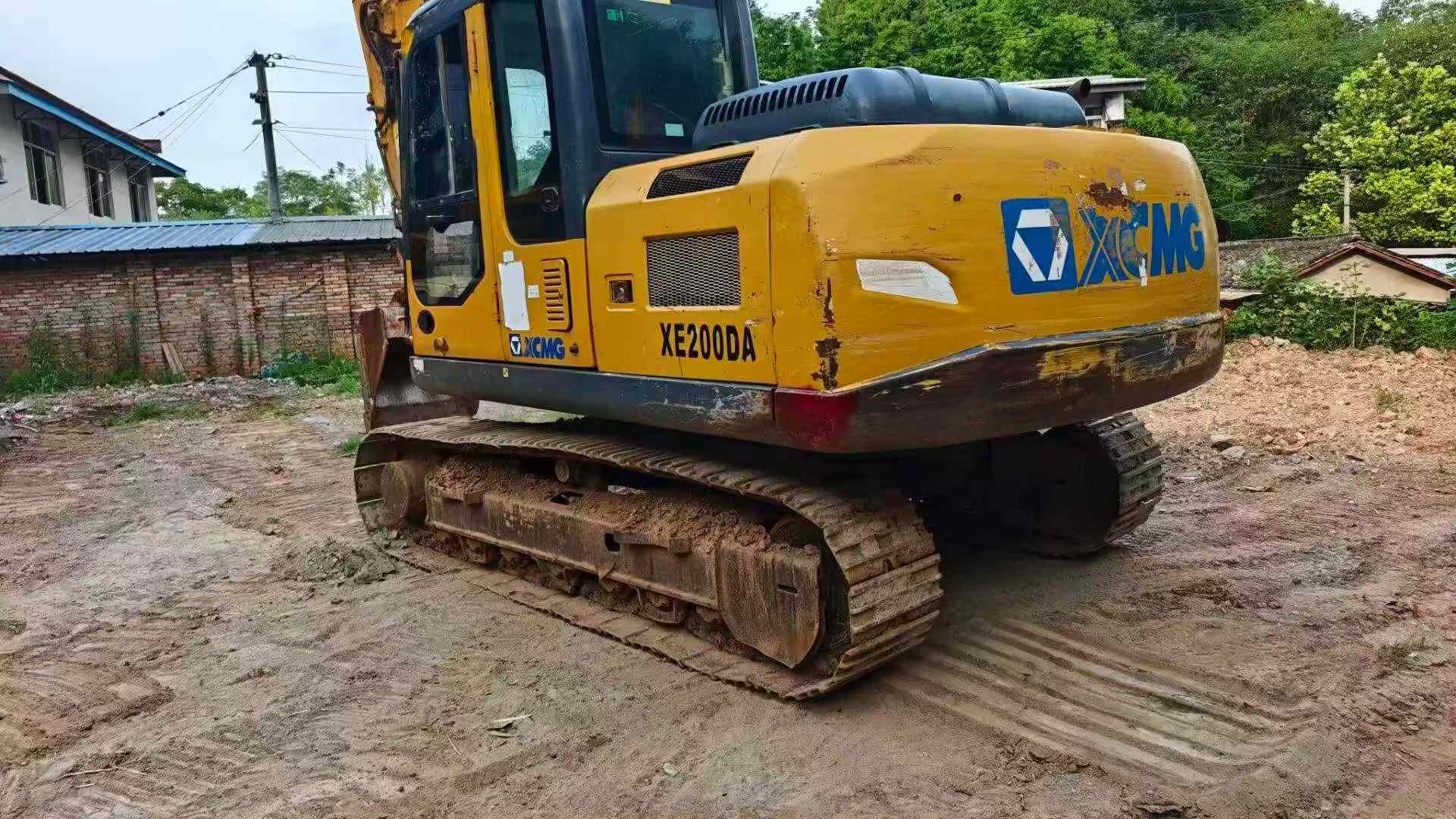 Buy XCMG XE135D Used Excavator