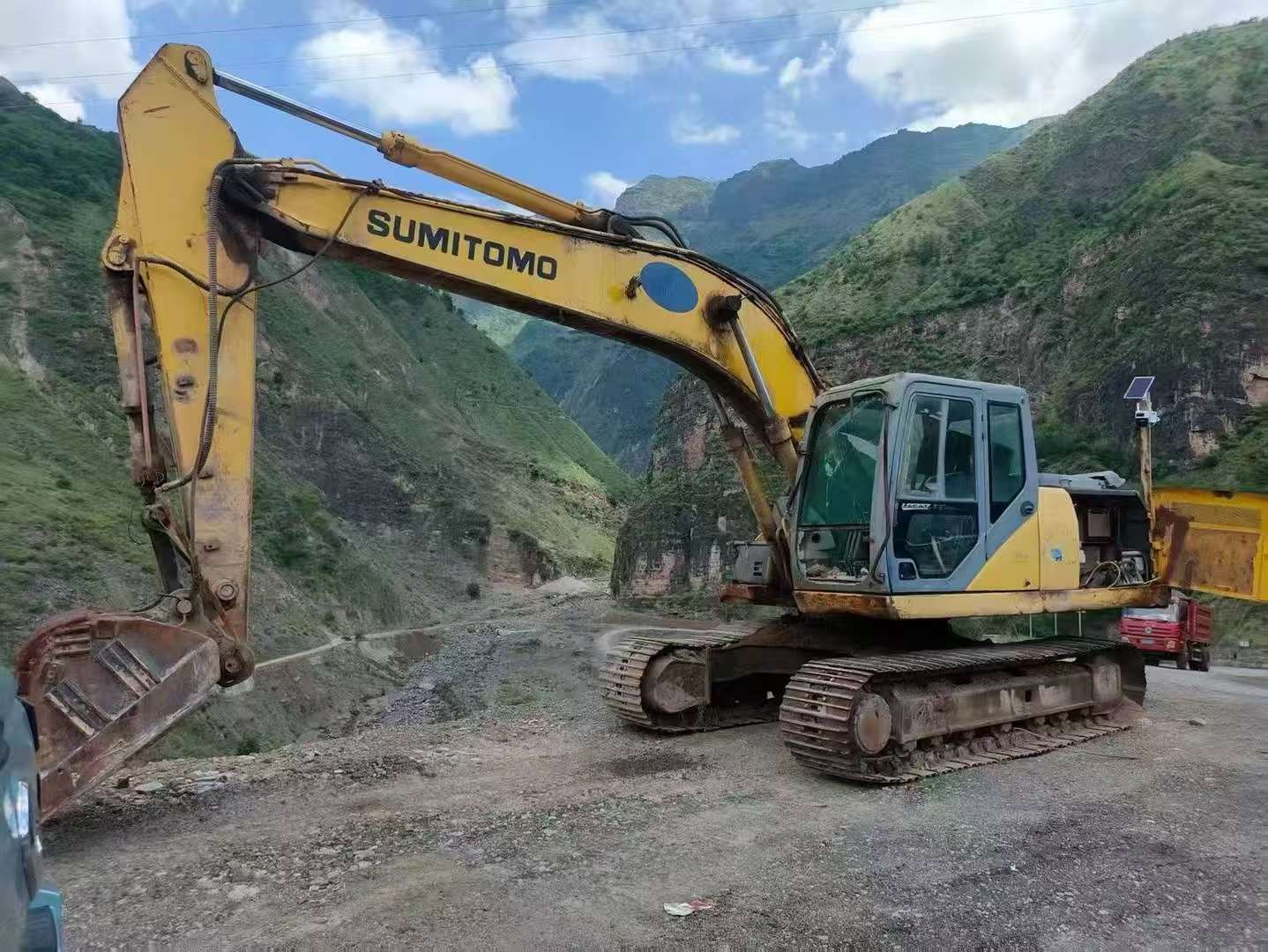Buy Sumitomo SH210-5 Used Excavator / 2