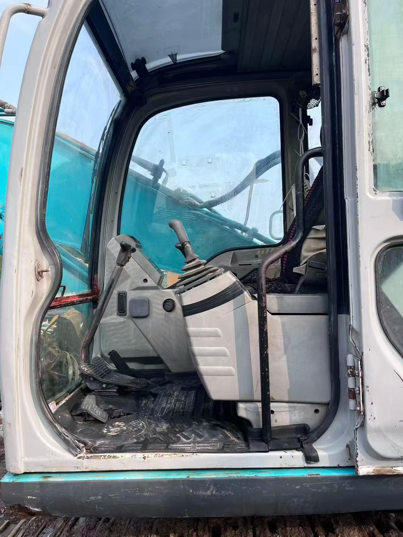 Купить Подержанный Экскаватор Kobelco SK200-6E / 3