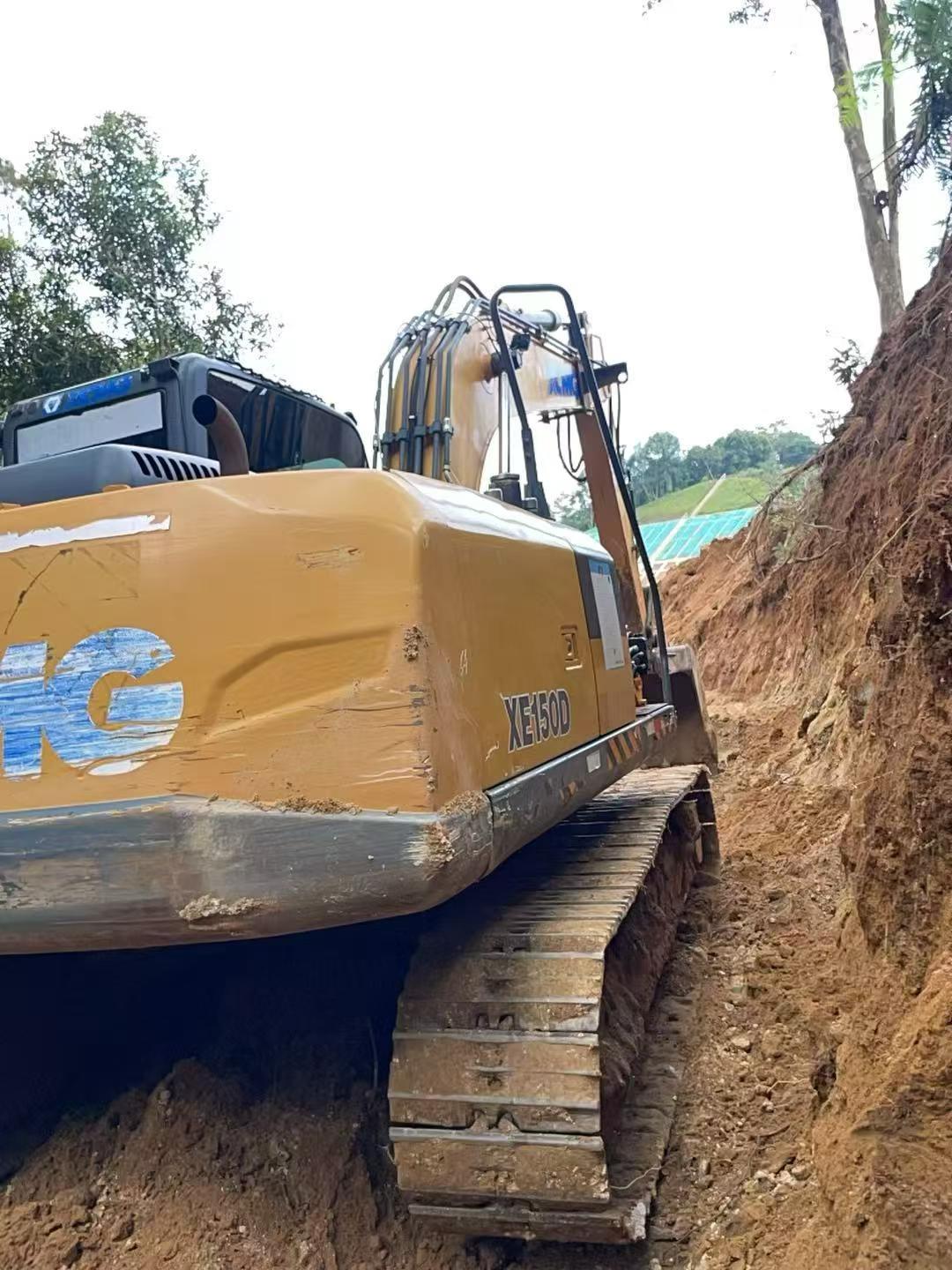 Buy XCMG XE135B Used Excavator / 4 Buy XCMG XE135B Used Excavator / 4