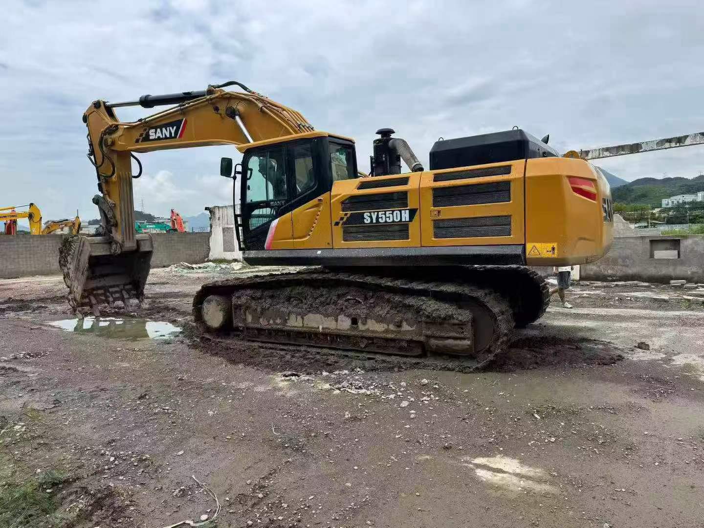 Buy Sany SY550H Used Excavator / 2