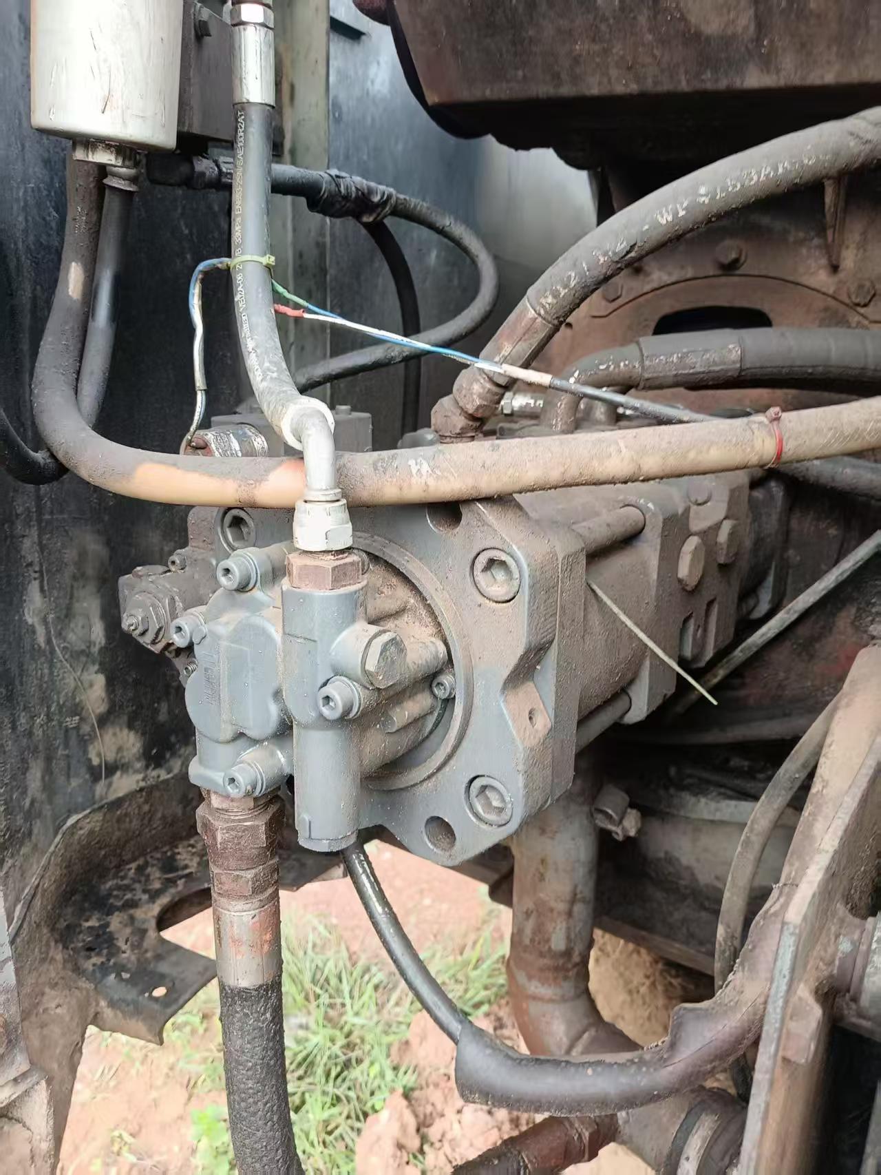 شراء حفارة Sumitomo SH120A2 مستعملة / 6