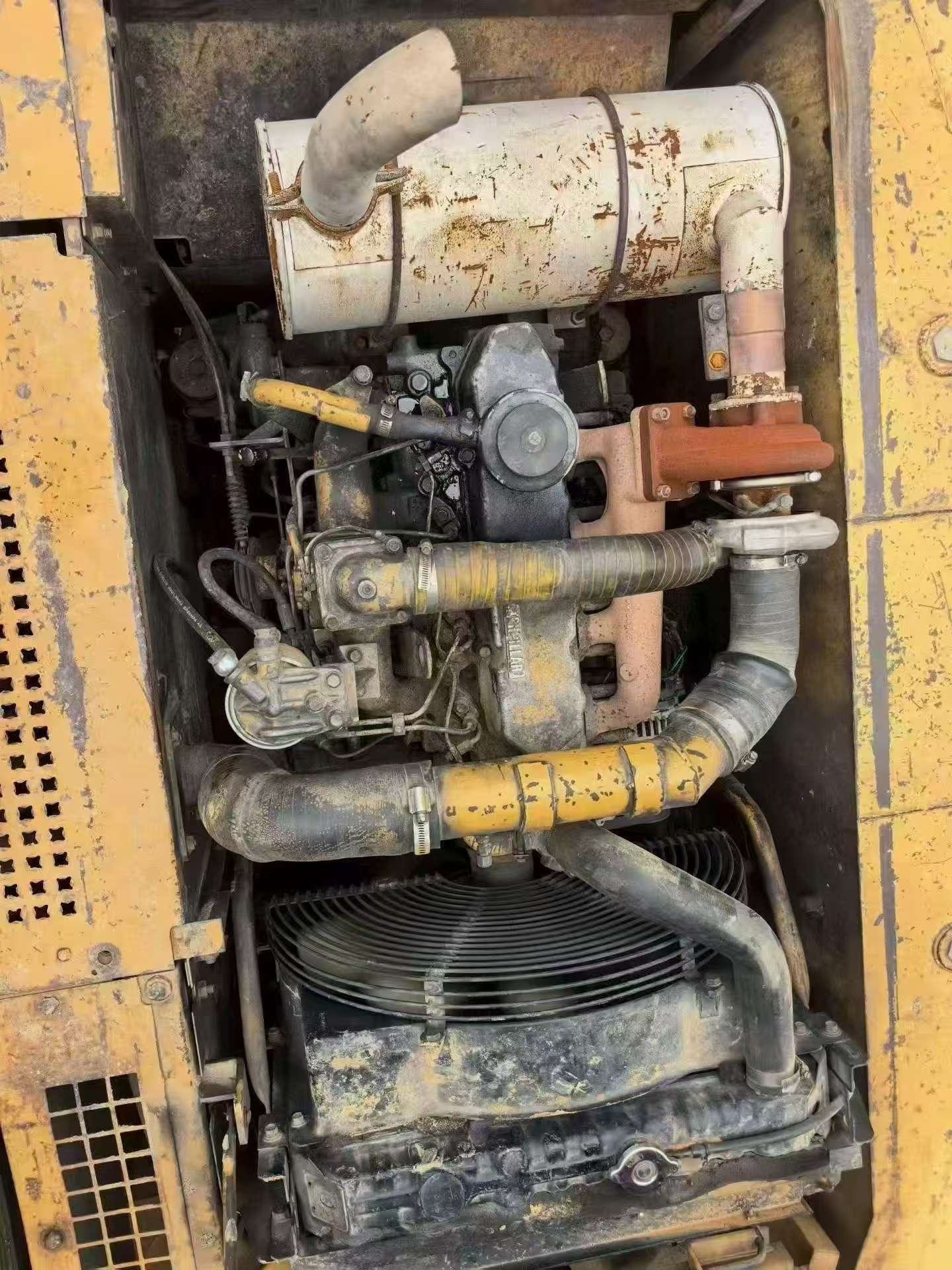 Compre Escavadeira Caterpillar 312V2 Usada / 2 Compre Escavadeira Caterpillar 312V2 Usada / 2