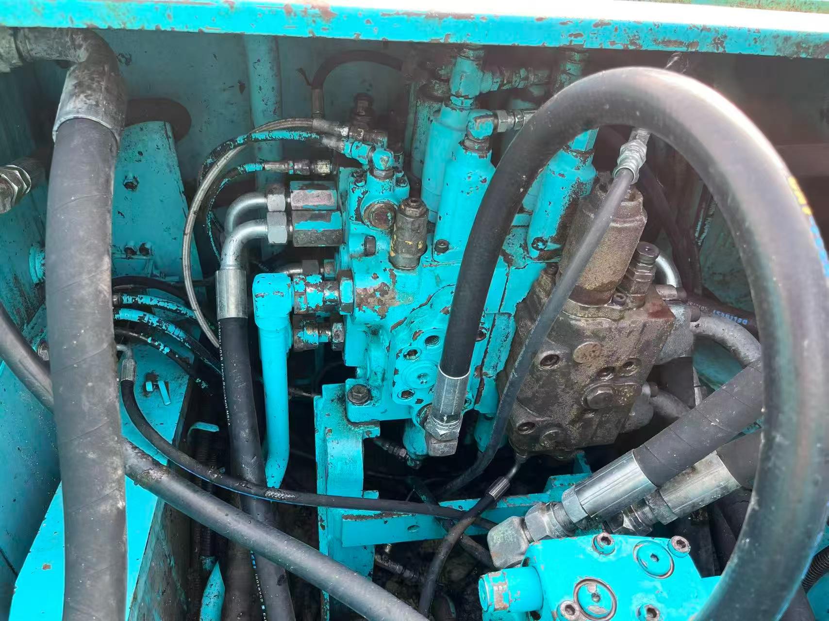 Купить Подержанный Экскаватор Kobelco SK200-6E / 7
