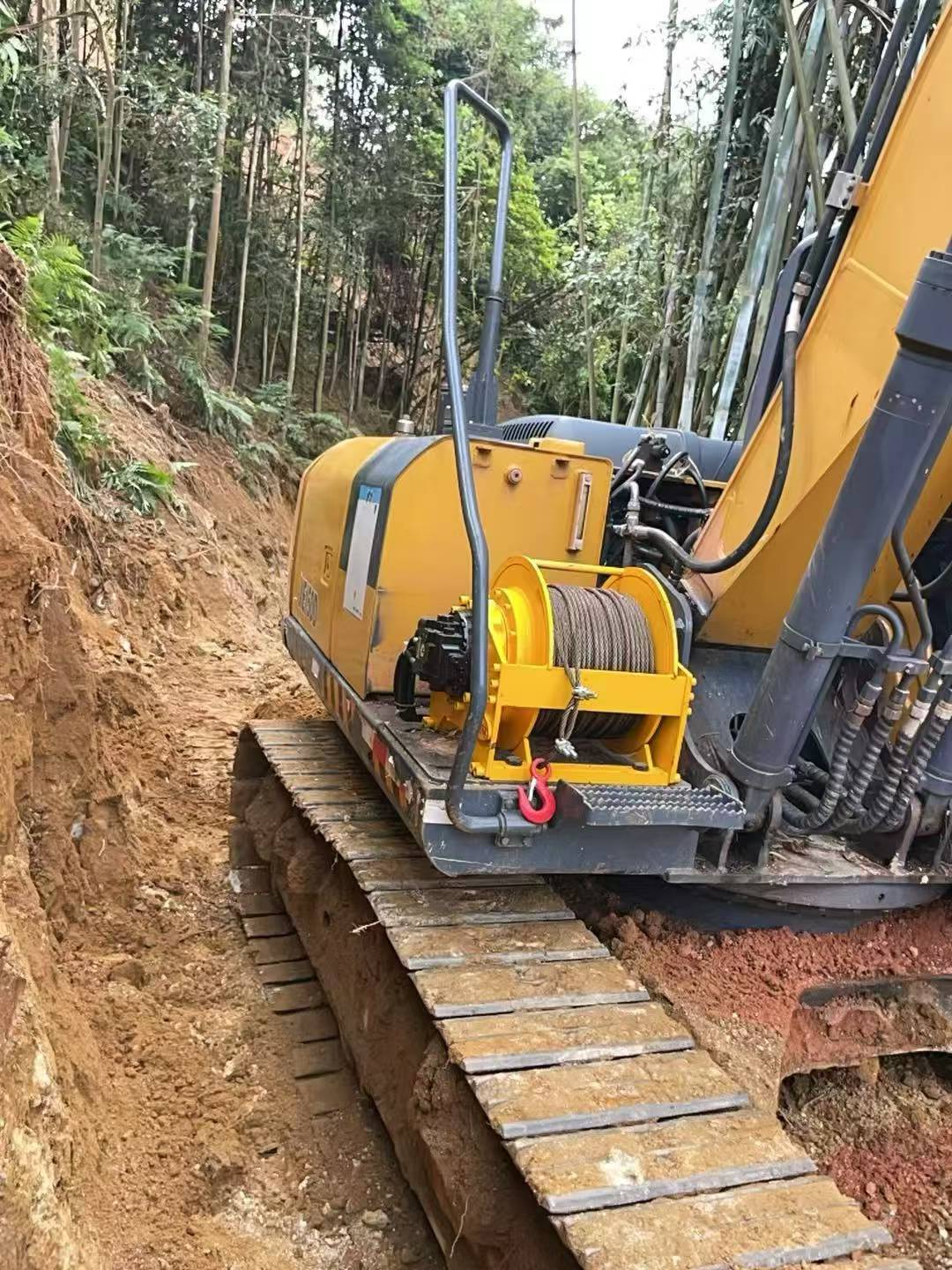 Buy XCMG XE135B Used Excavator / 3 Buy XCMG XE135B Used Excavator / 3