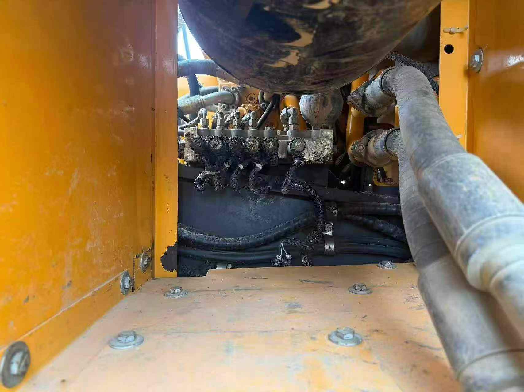 Купить Подержанный Экскаватор Sany SY225C-8 / 3 Купить Подержанный Экскаватор Sany SY225C-8 / 3