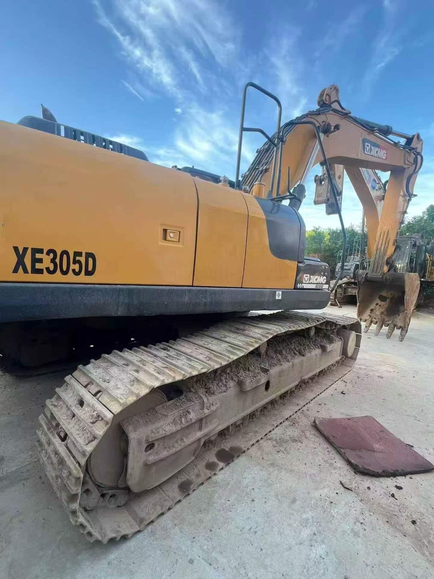 Compre Excavadora XCMG XE305D Usada / 7