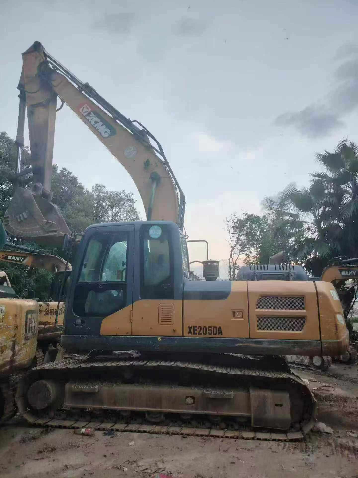 Купить XCMG XE200DA Подержанный Экскаватор