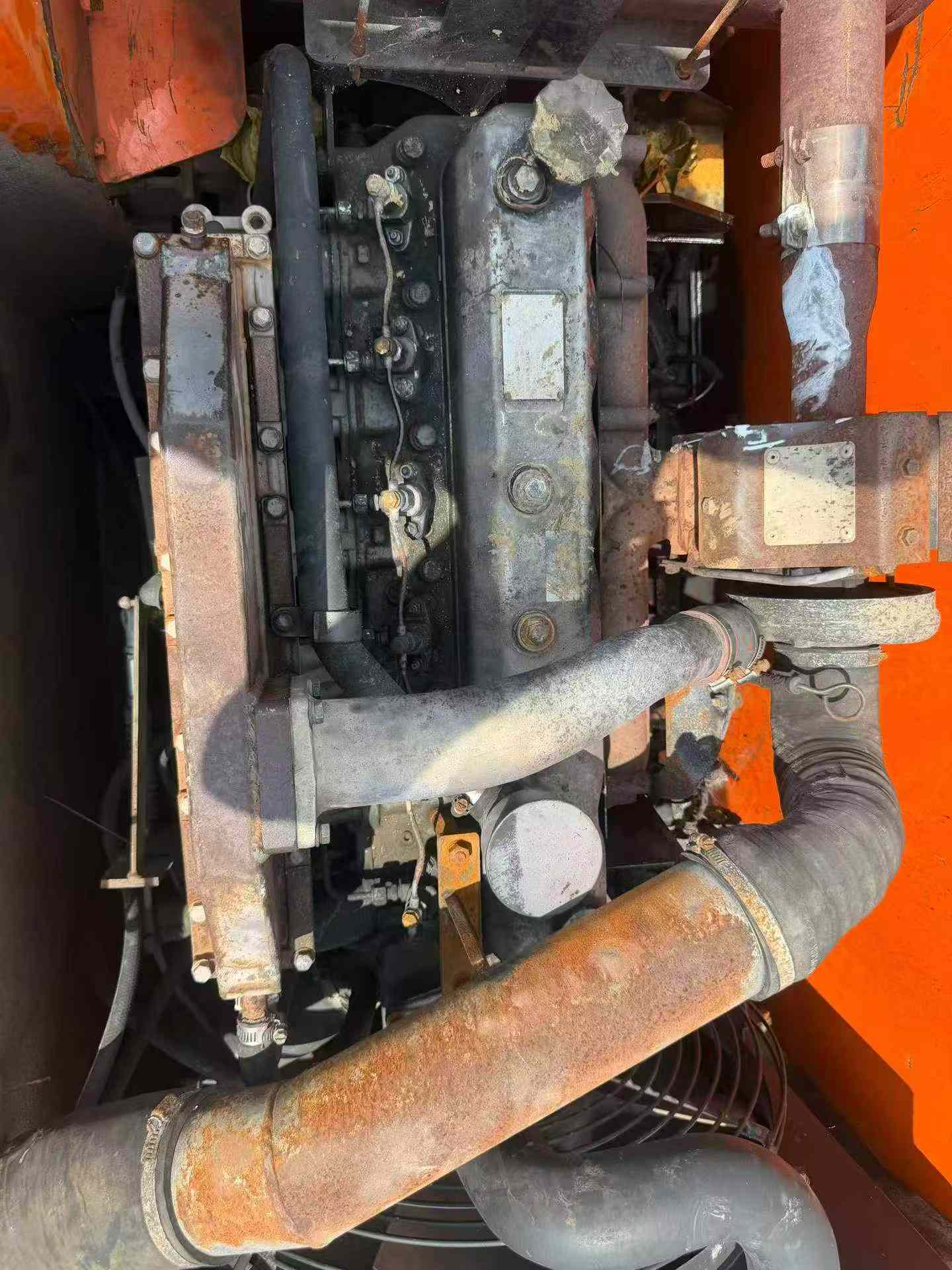 Compre Escavadeira Doosan DH220-7 Usada / 3 Compre Escavadeira Doosan DH220-7 Usada / 3