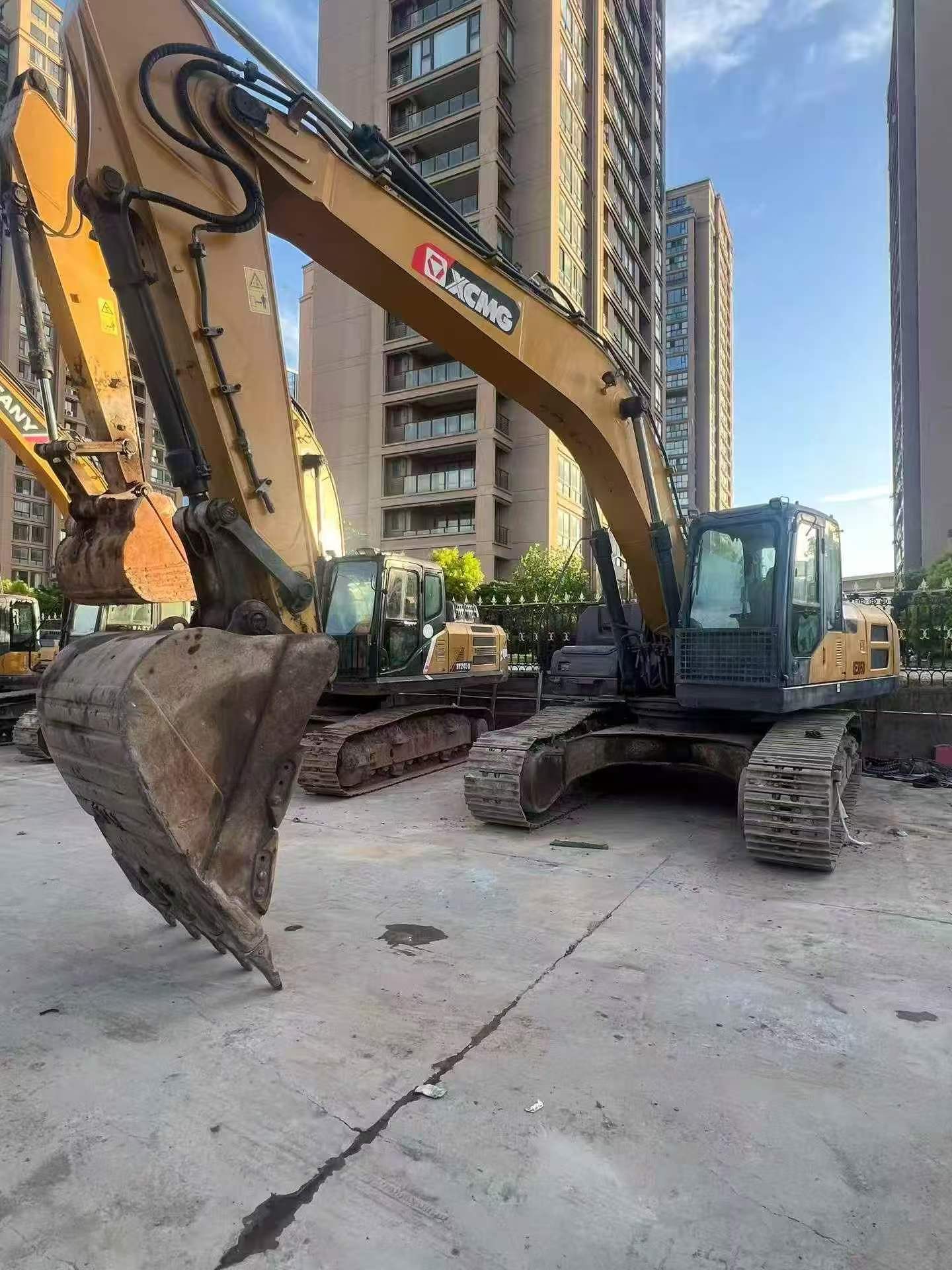 Compre Excavadora XCMG XE305D Usada / 2