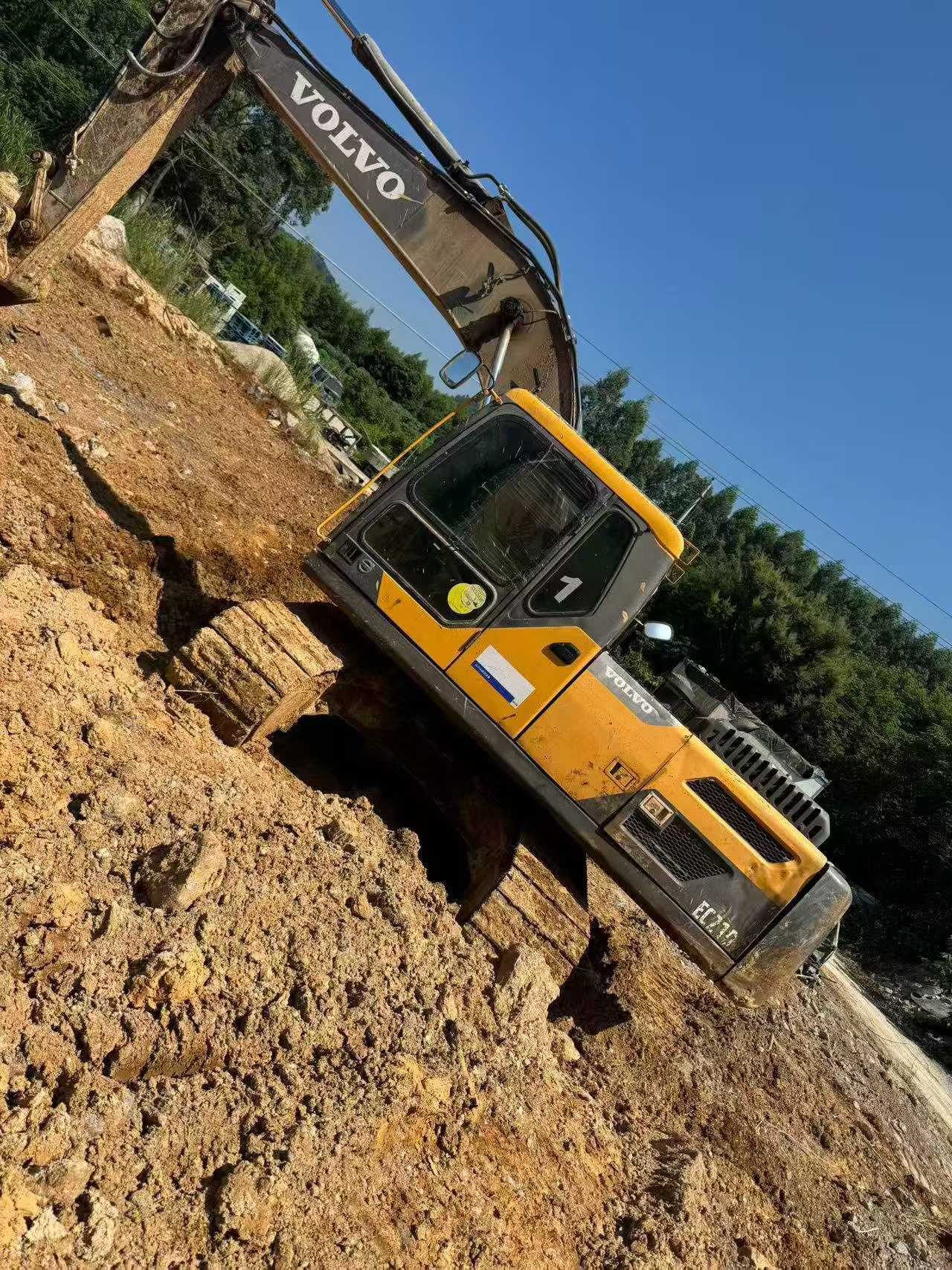 Купить Подержанный Экскаватор Volvo EC200 / 2