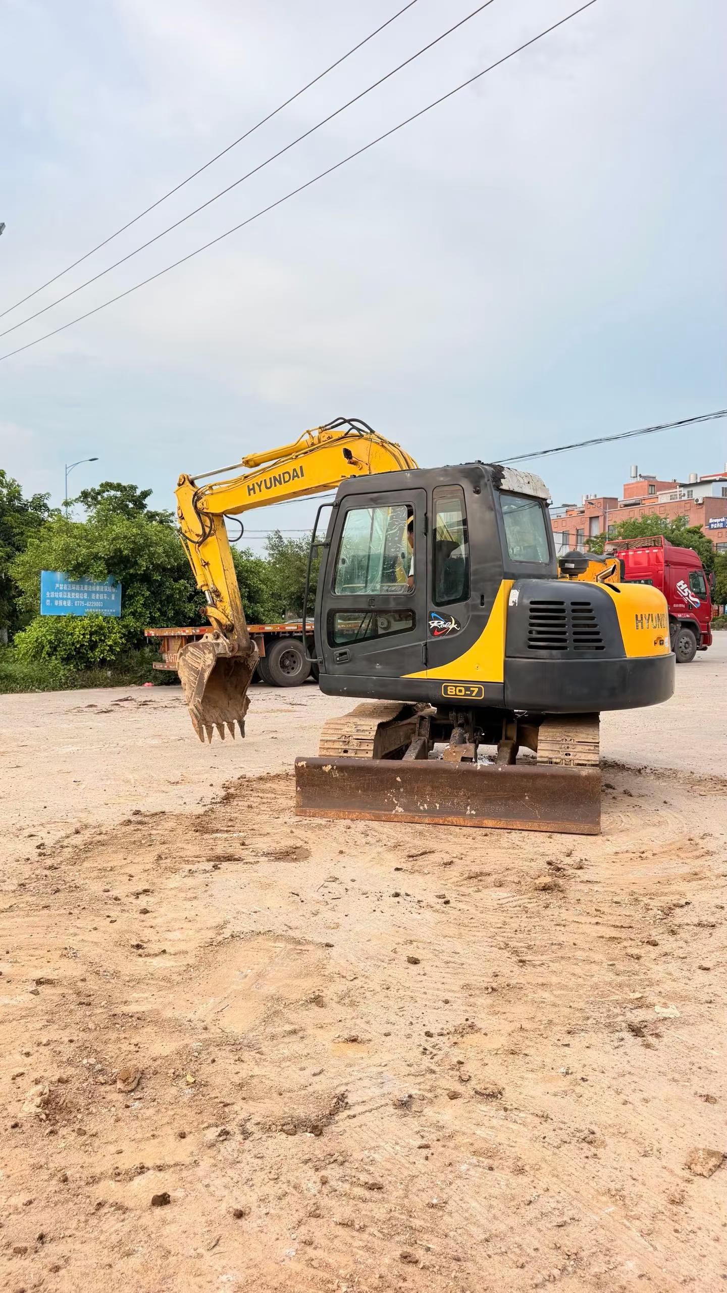 Compre Excavadora Hyundai R80-7 Usada / 2