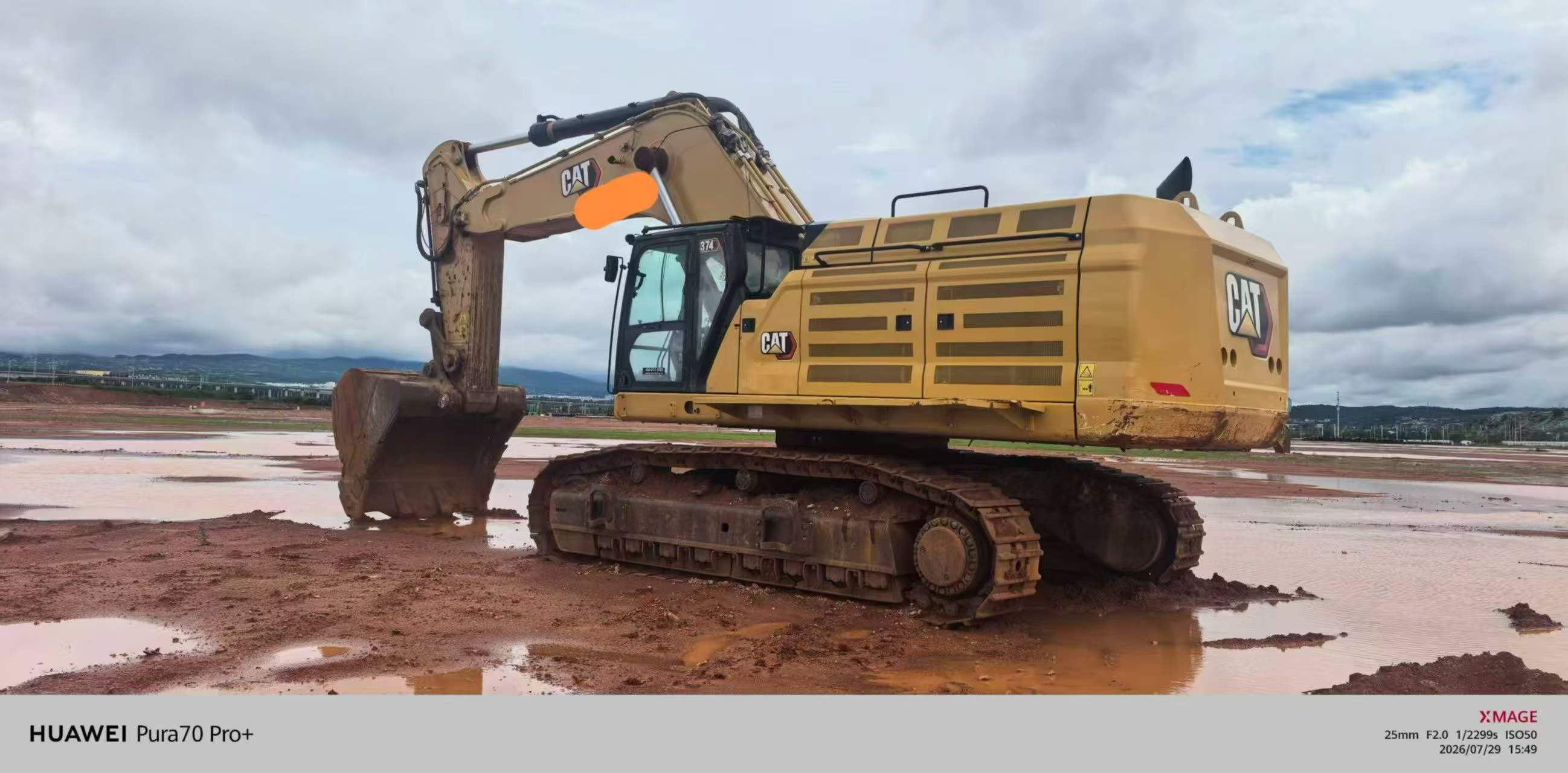Comprar Caterpillar 374D Usado Escavadeira