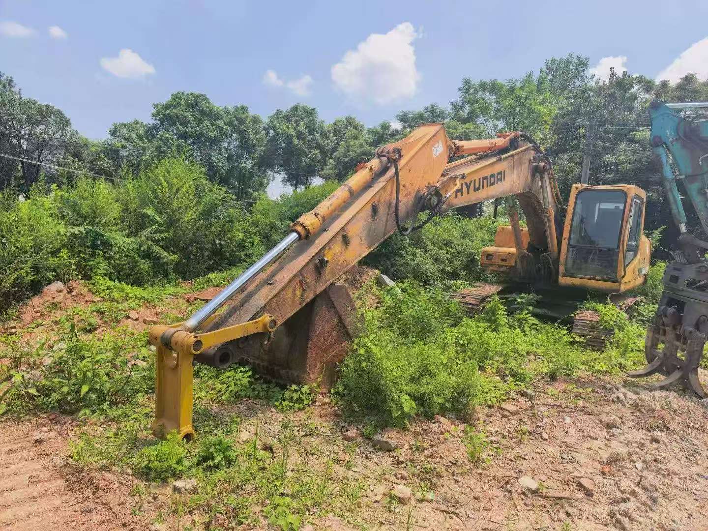 Compre Excavadora Hyundai R215-7C Usada / 2