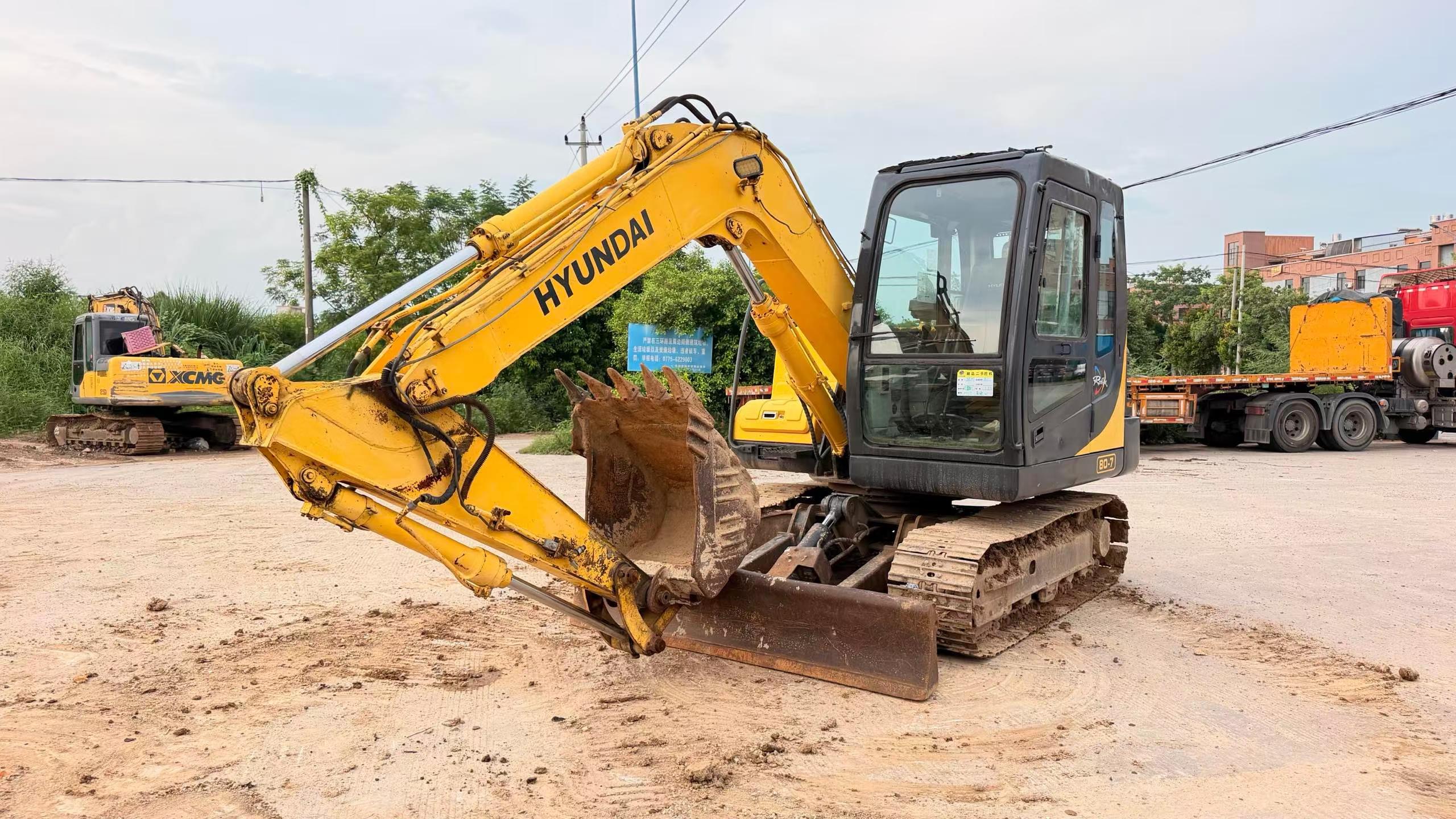 Compre Excavadora Hyundai R80-7 Usada / 7