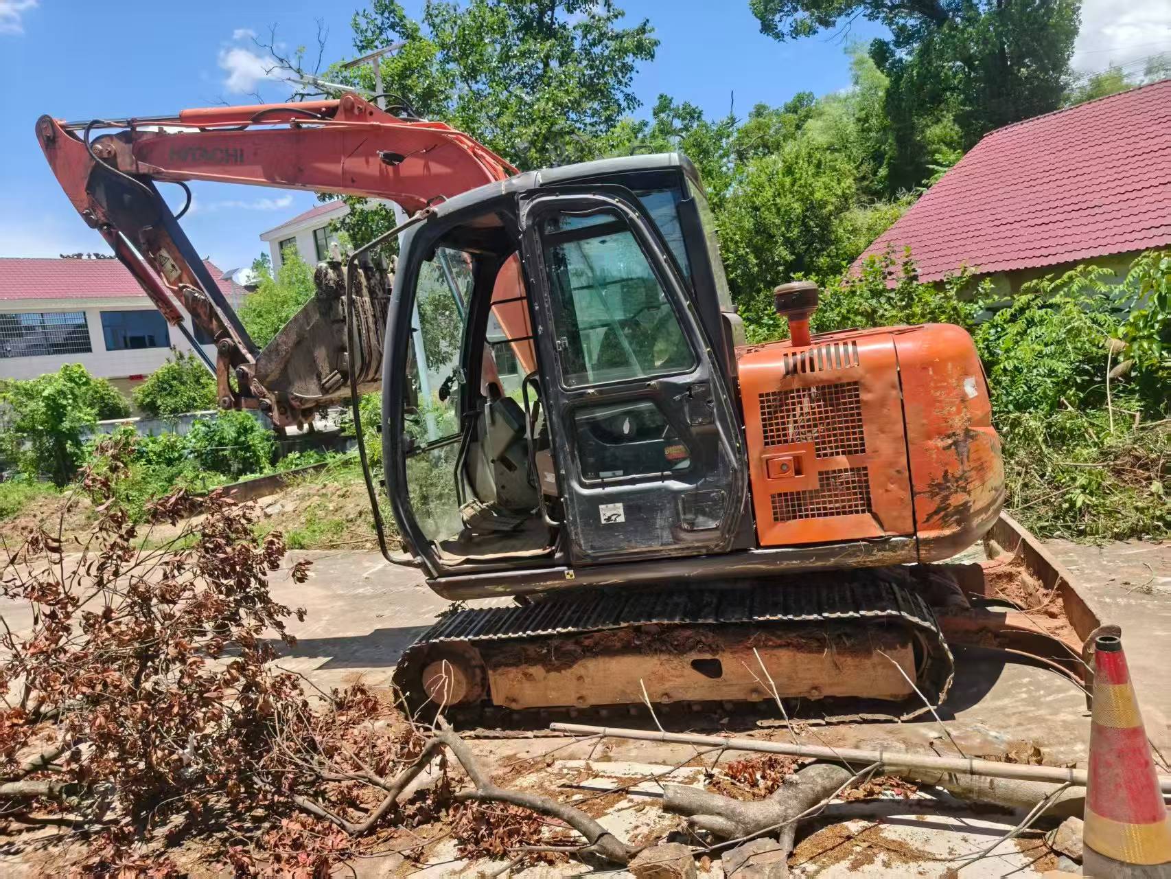 Buy Hitachi EX60-1 Used Excavator / 2