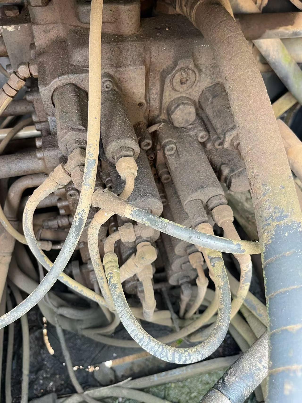 شراء حفارة Case CX210 مستعملة / 3
