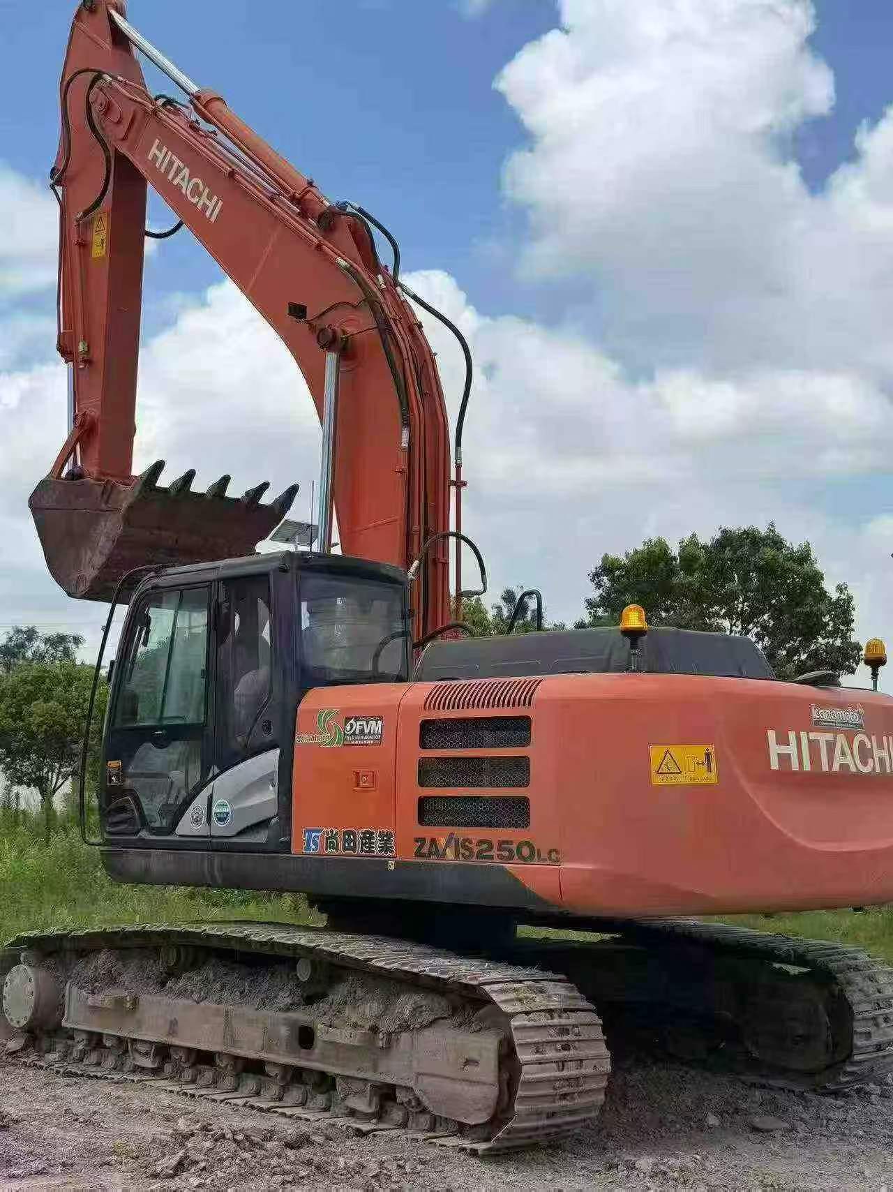 Buy Hitachi EX250-5 Used Excavator / 4